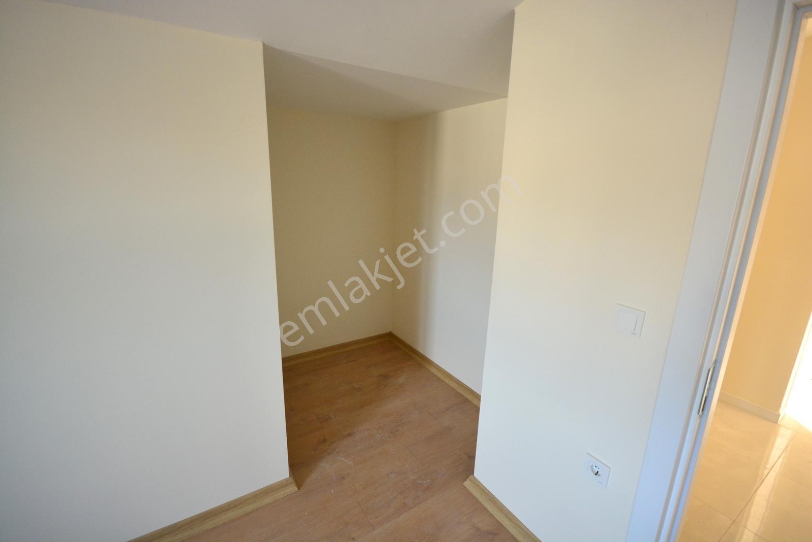 Satılık 4+1 Üst Dublek 120 M2 Cadde Üzerinde Daire Sıfır Daire — fotoğraf 15