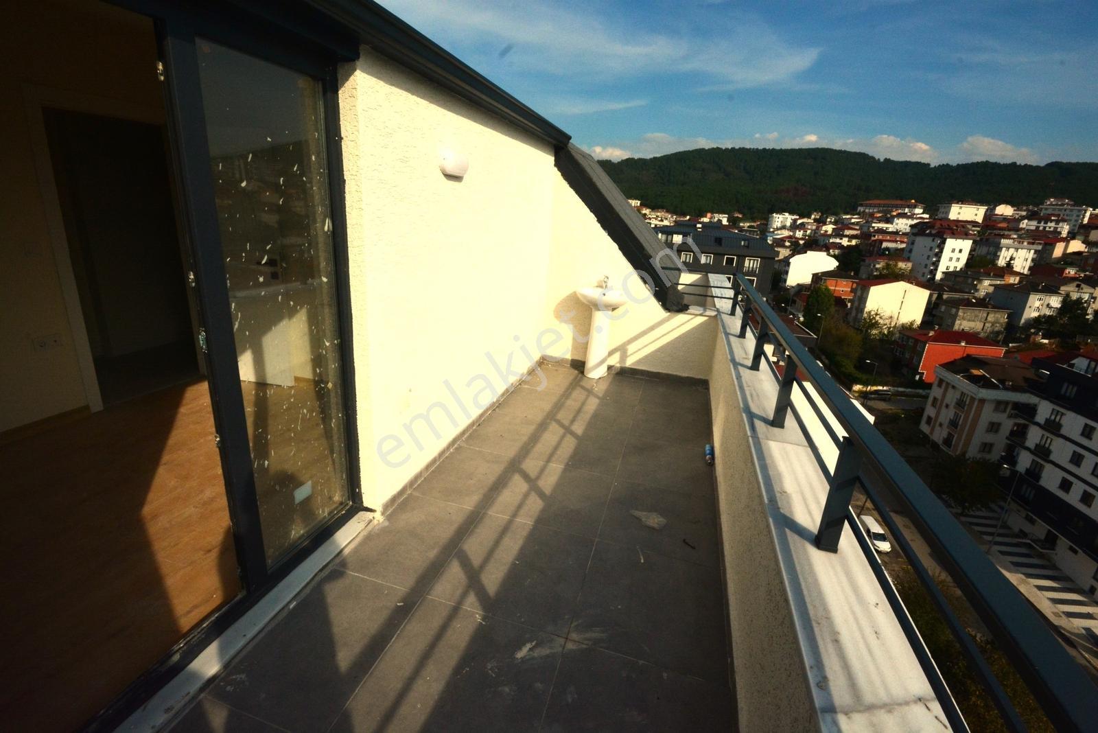 Satılık 4+1 Üst Dublek 120 M2 Cadde Üzerinde Daire Sıfır Daire — fotoğraf 16