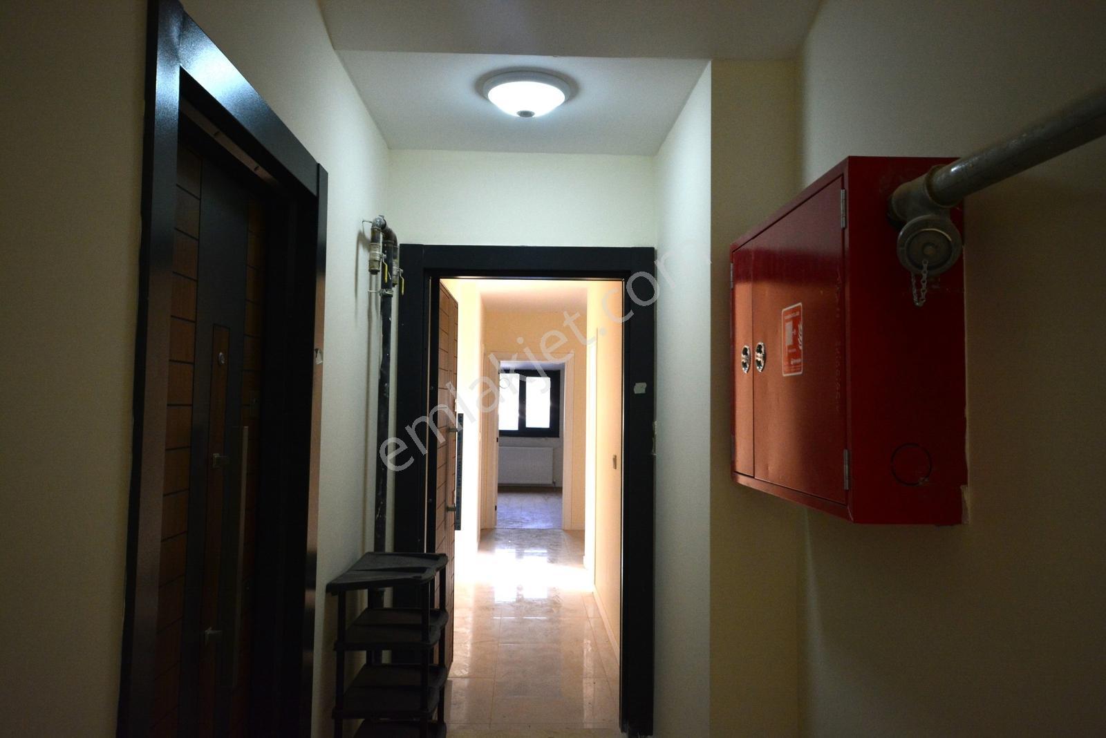 Satılık 4+1 Üst Dublek 120 M2 Cadde Üzerinde Daire Sıfır Daire — fotoğraf 17