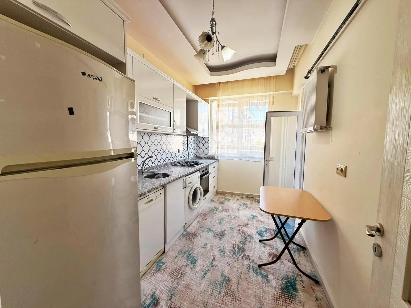 Karacaahmet'te Az Katlı Site İçi Arakat Cam Balkon Bakımlı 2+1 — fotoğraf 3