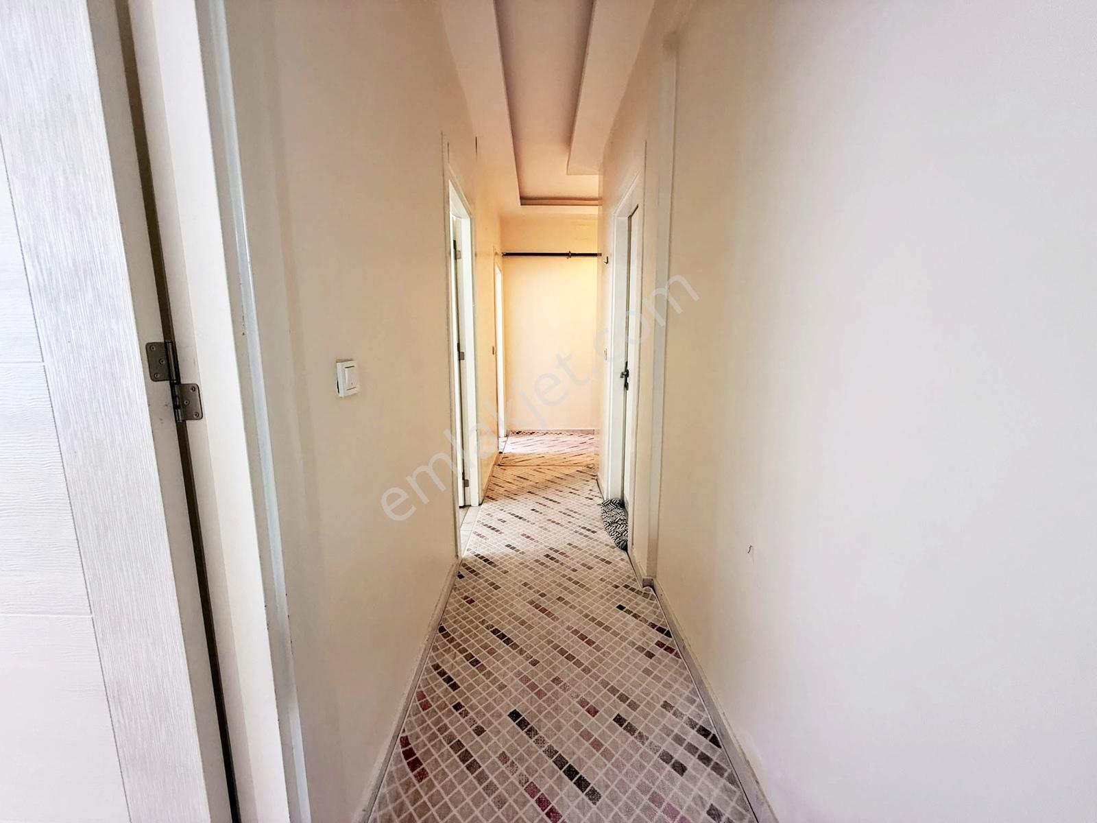 Karacaahmet'te Az Katlı Site İçi Arakat Cam Balkon Bakımlı 2+1 — fotoğraf 14