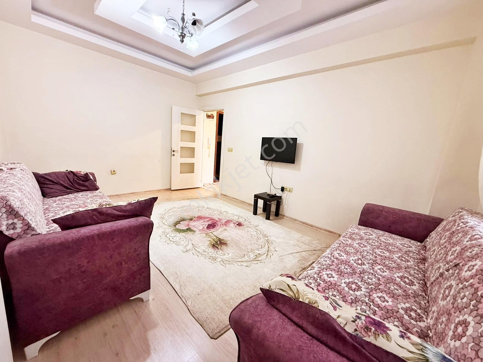 Karacaahmet'te Az Katlı Site İçi Arakat Cam Balkon Bakımlı 2+1 — fotoğraf 22