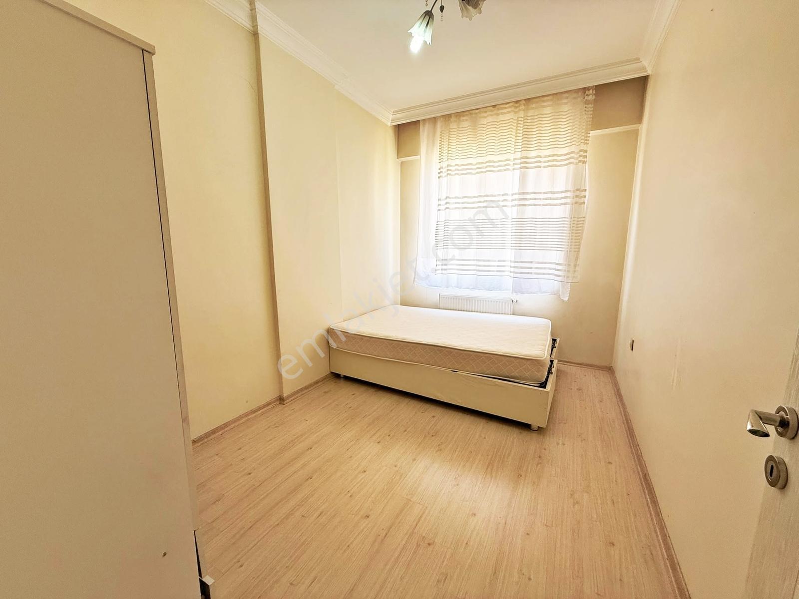 Karacaahmet'te Az Katlı Site İçi Arakat Cam Balkon Bakımlı 2+1 — fotoğraf 24
