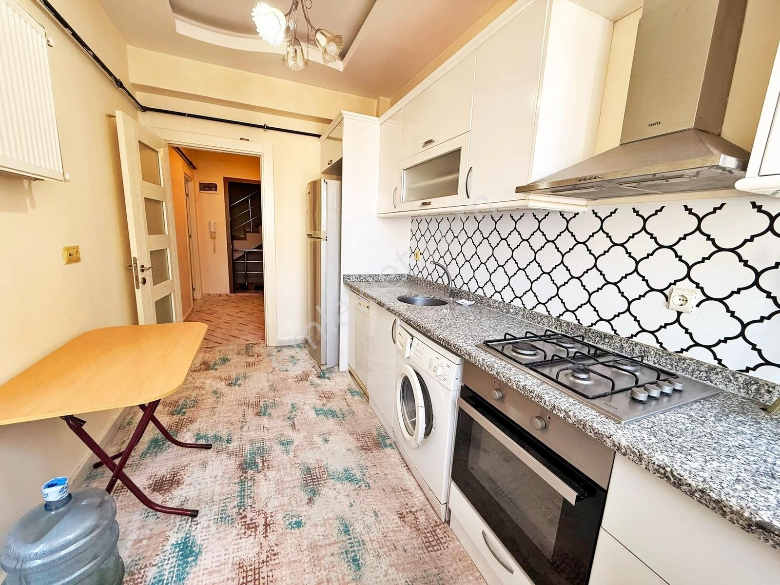 Karacaahmet'te Az Katlı Site İçi Arakat Cam Balkon Bakımlı 2+1 — fotoğraf 32