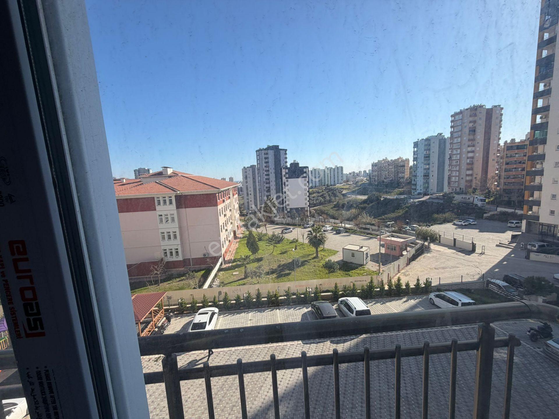 Osmangazi Mahallesinde Site İçerisinde 3+1 Kapalı Mutfak Satılık Daire