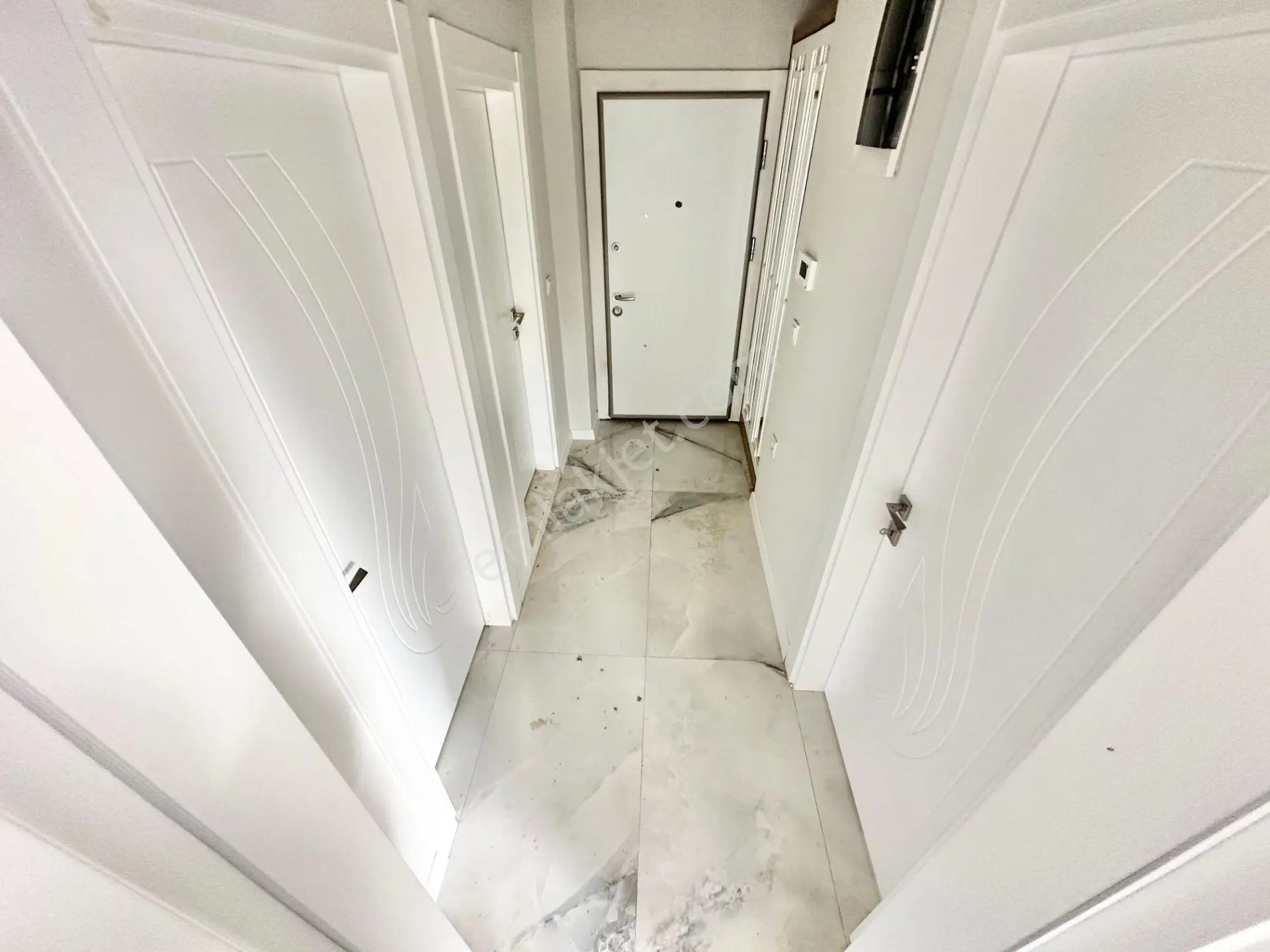 ꧁ay Emlaktan꧂küçükkuyu Mıhlı'da Lüks Butik Sitede Denize 300 M Bahçe Kullanımlı Satılık 2+1 Daire — fotoğraf 16