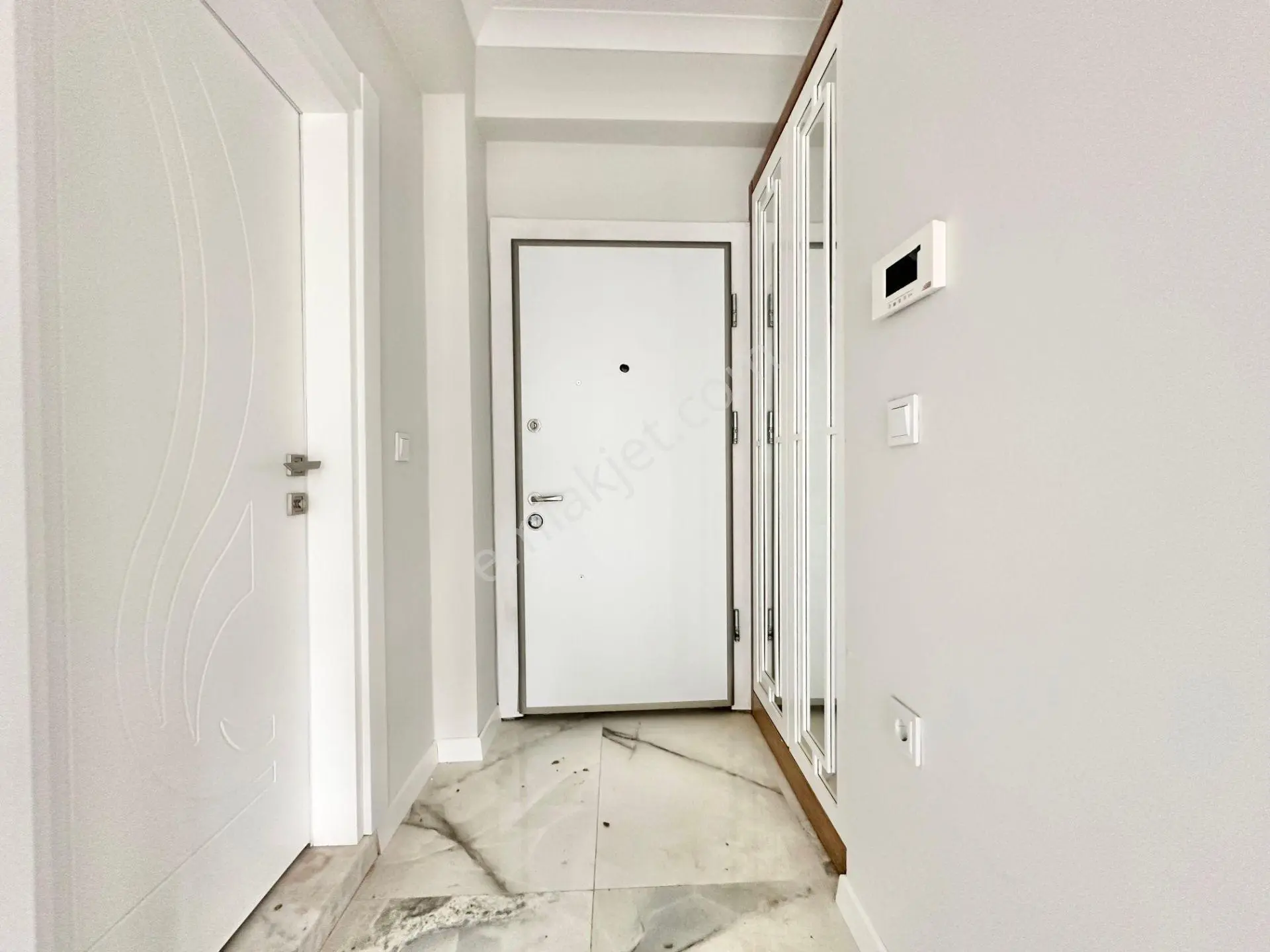 ꧁ay Emlaktan꧂küçükkuyu Mıhlı'da Lüks Butik Sitede Denize 300 M Bahçe Kullanımlı Satılık 2+1 Daire — fotoğraf 24