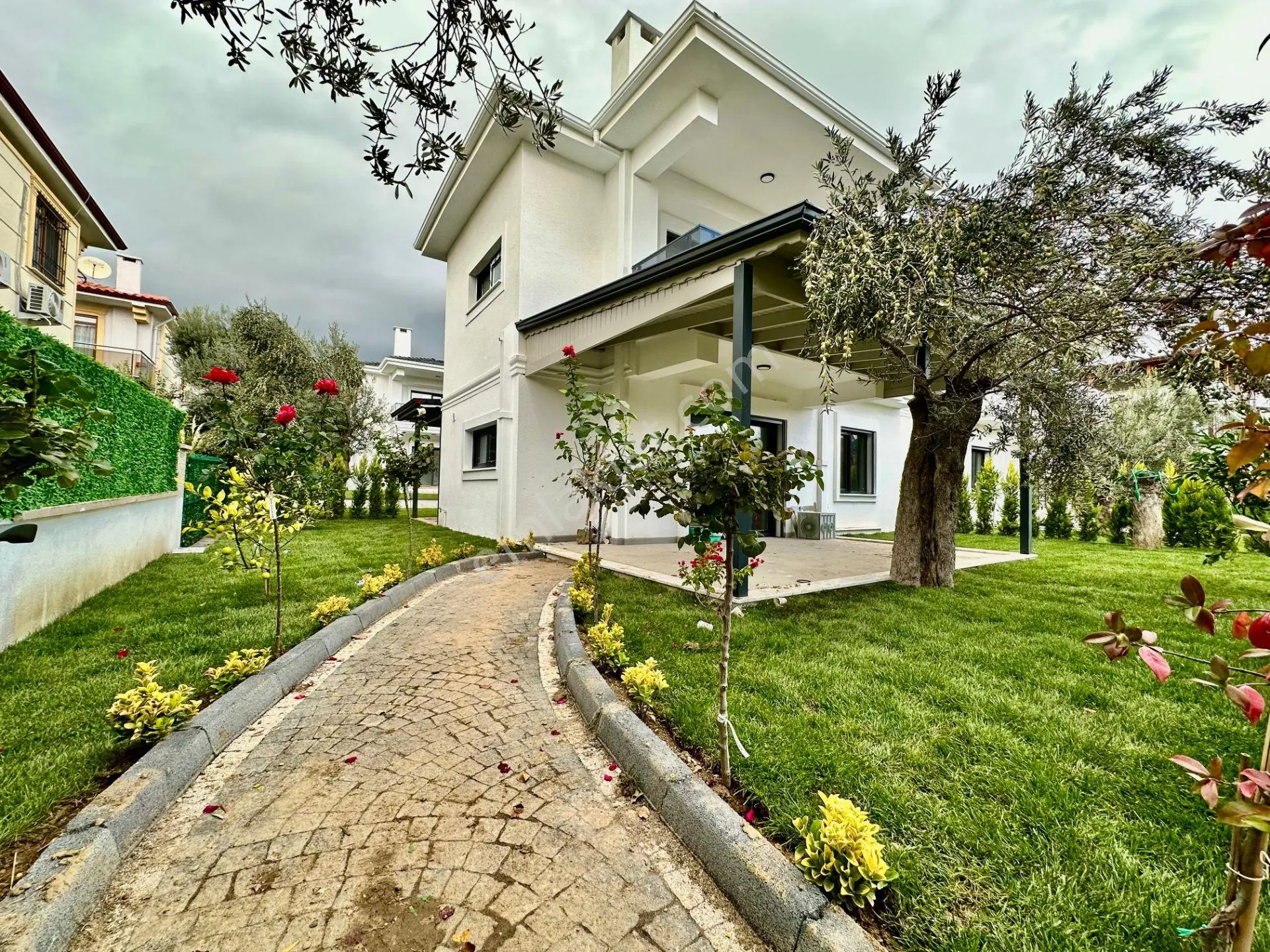 ꧁ay Emlaktan꧂küçükkuyu Mıhlı'da Lüks Butik Sitede Denize 300 M Bahçe Kullanımlı Satılık 2+1 Daire — fotoğraf 33