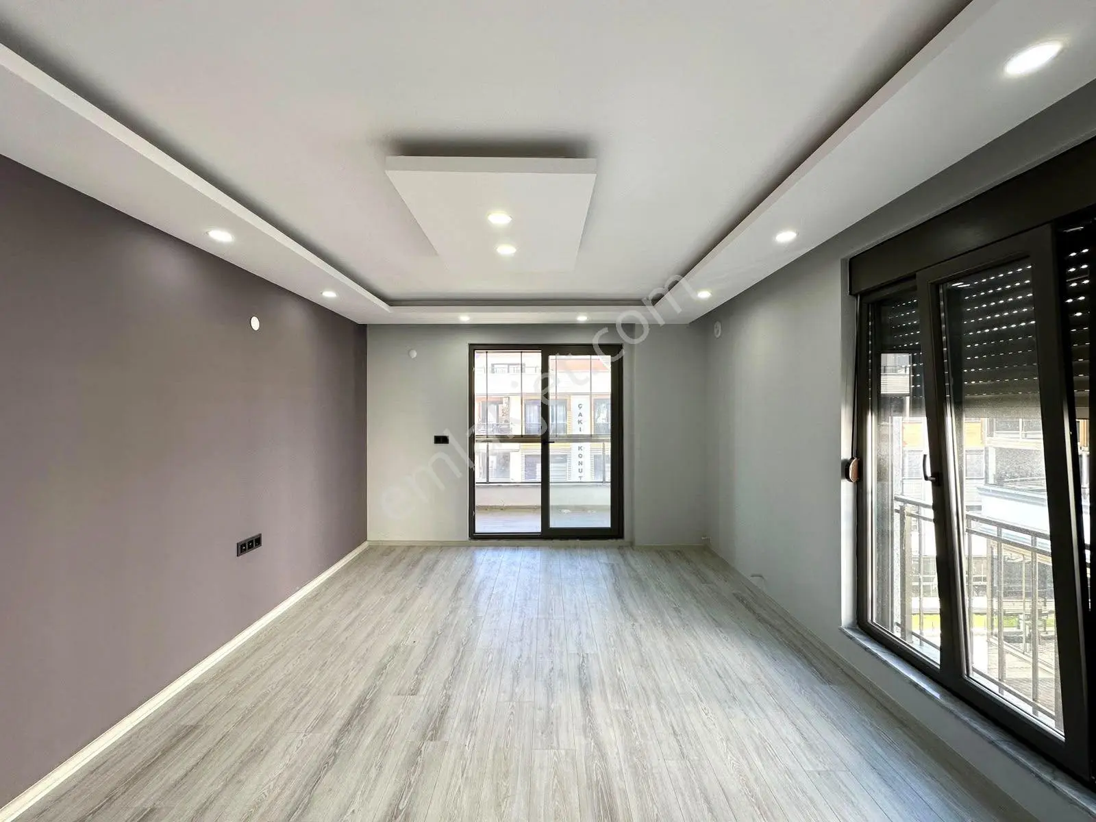 Referans'tan Altınkum'da Ön Cephe Ara Kat Oturmaya Hazır 2+1 Daire — fotoğraf 13