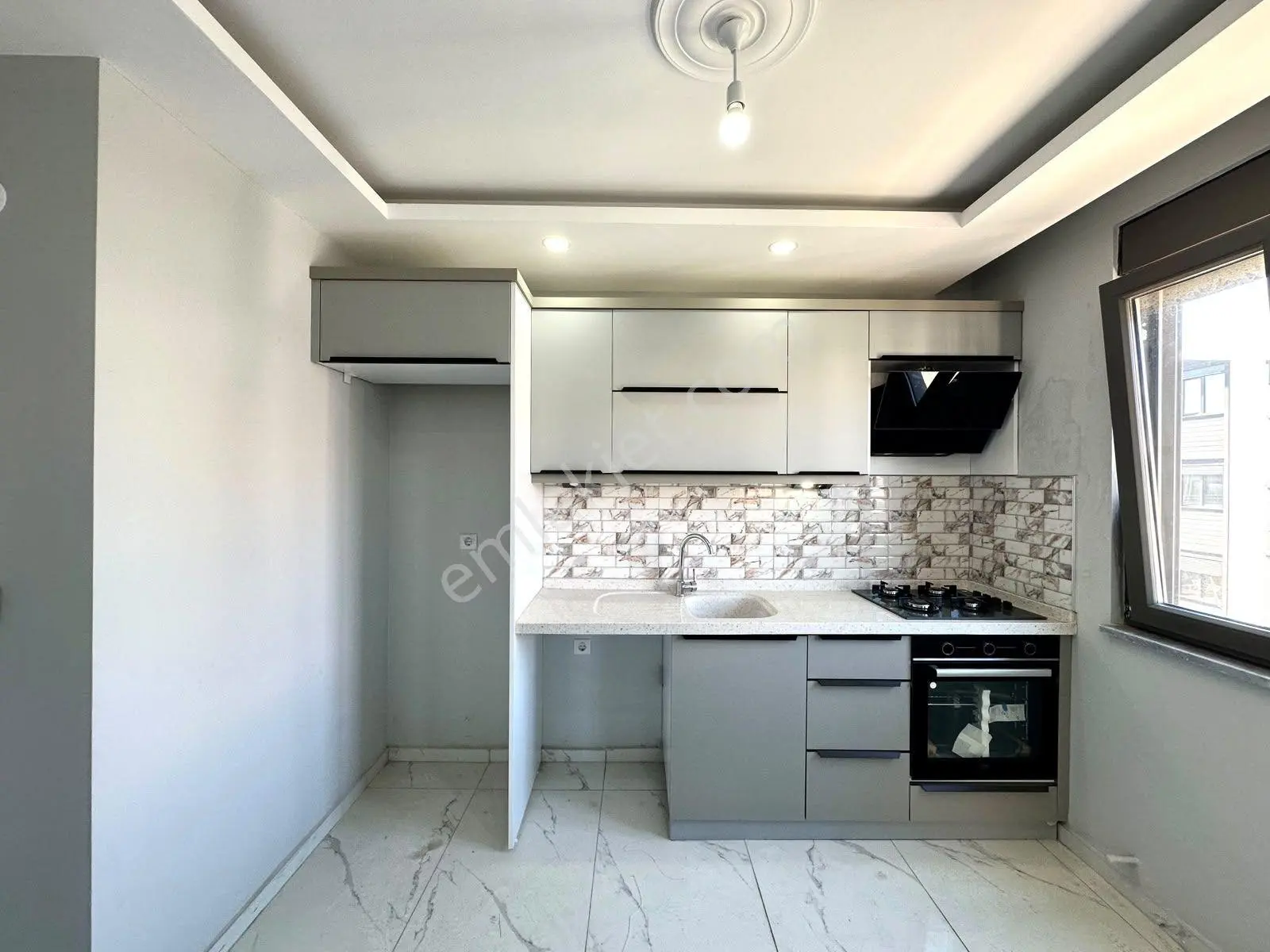 Referans'tan Altınkum'da Ön Cephe Ara Kat Oturmaya Hazır 2+1 Daire — fotoğraf 19