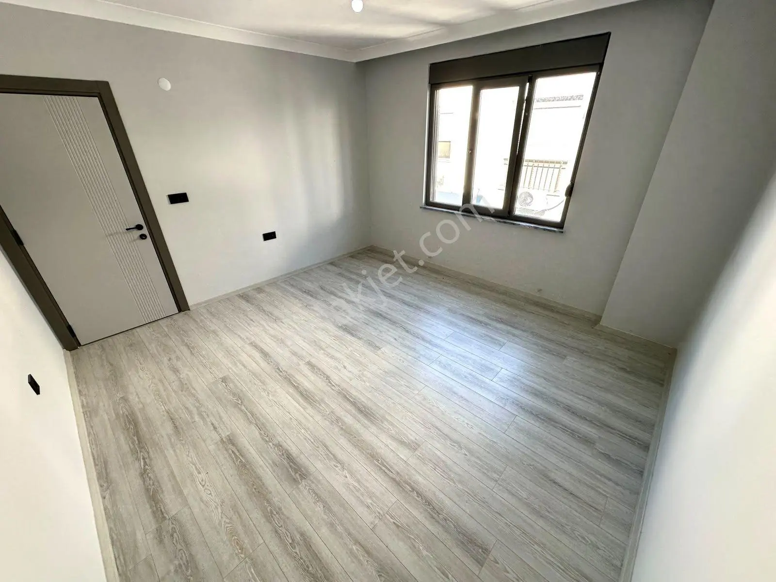 Referans'tan Altınkum'da Ön Cephe Ara Kat Oturmaya Hazır 2+1 Daire — fotoğraf 23
