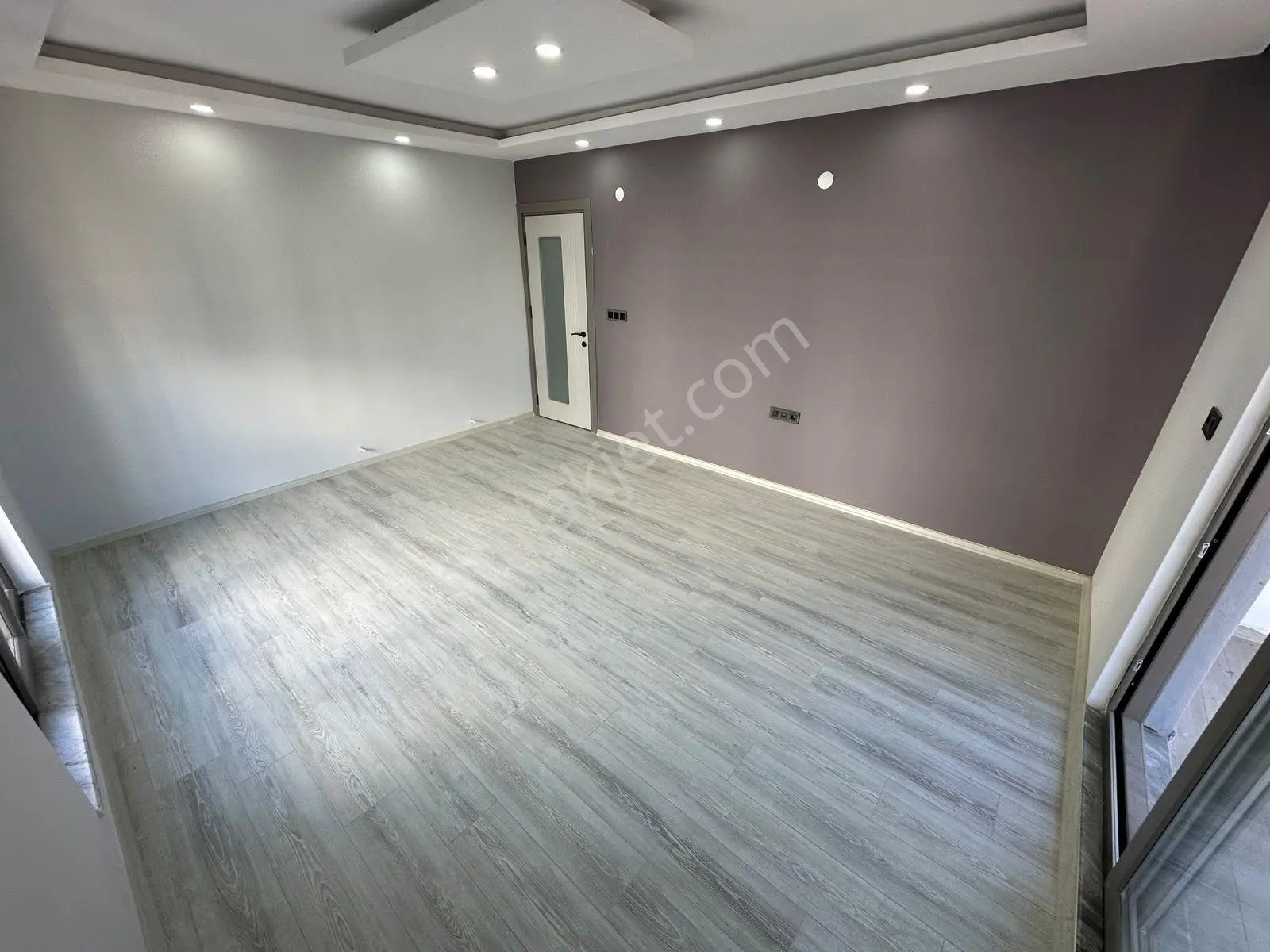 Referans'tan Altınkum'da Ön Cephe Ara Kat Oturmaya Hazır 2+1 Daire — fotoğraf 32