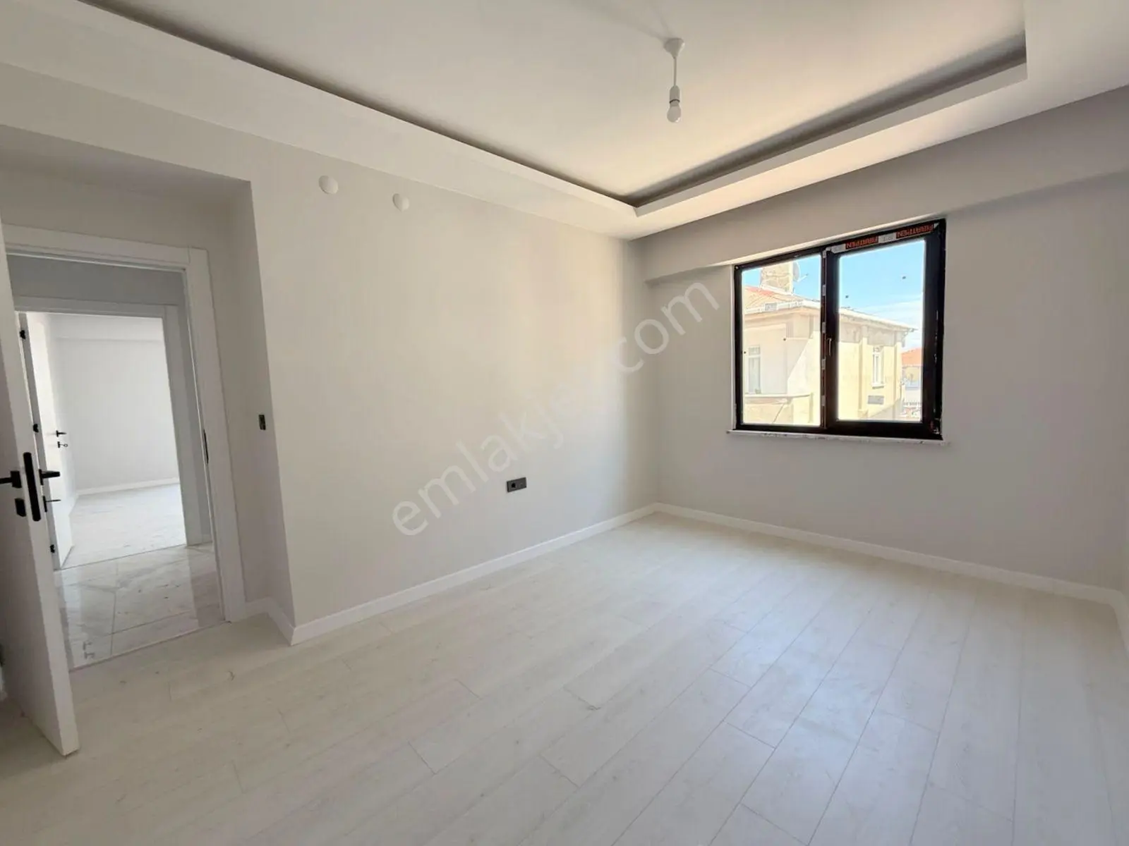 Mertcan'dan Yayalar Mah. Caddeye 1dk Balkonlu Sıfır 3+1 Daire — fotoğraf 7