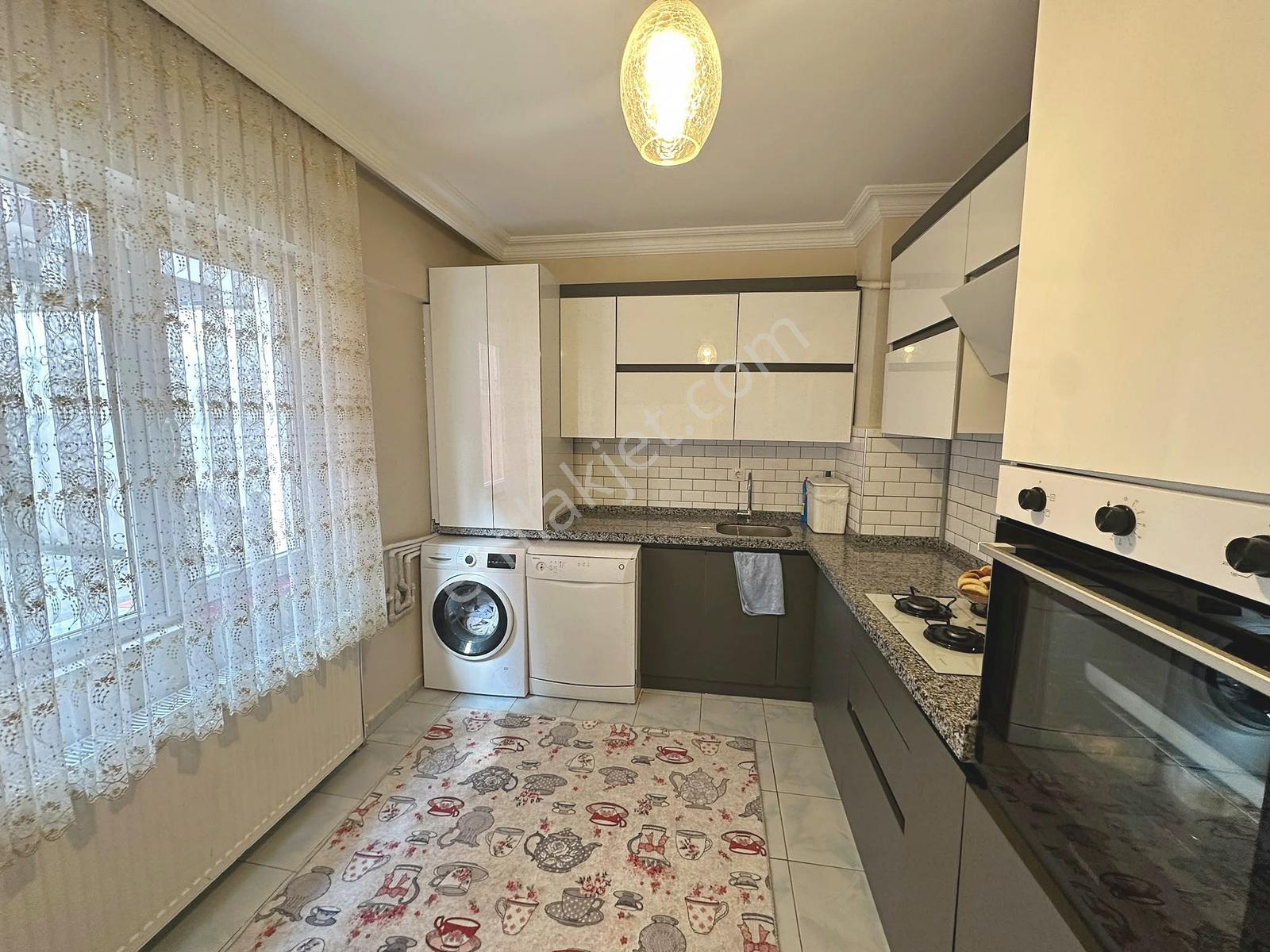 Neşet Ertaş Caddesinde Ön Cephe Yapılı Satılık 3+1 Daire — fotoğraf 6