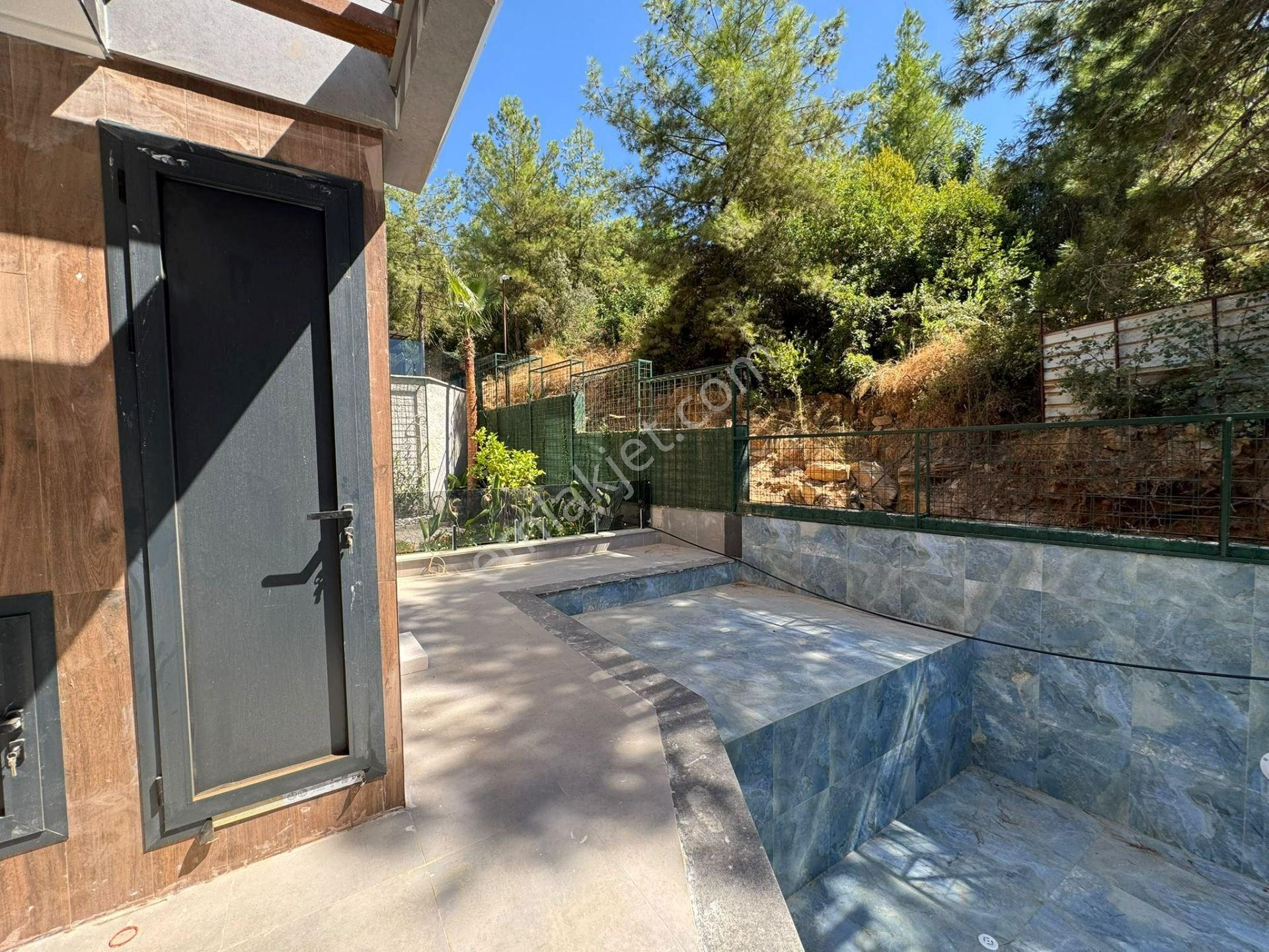 Alanya Oba Lüx Komplex İçerisinde Satılık Özel Havuzlu Muhteşem Villa — fotoğraf 3