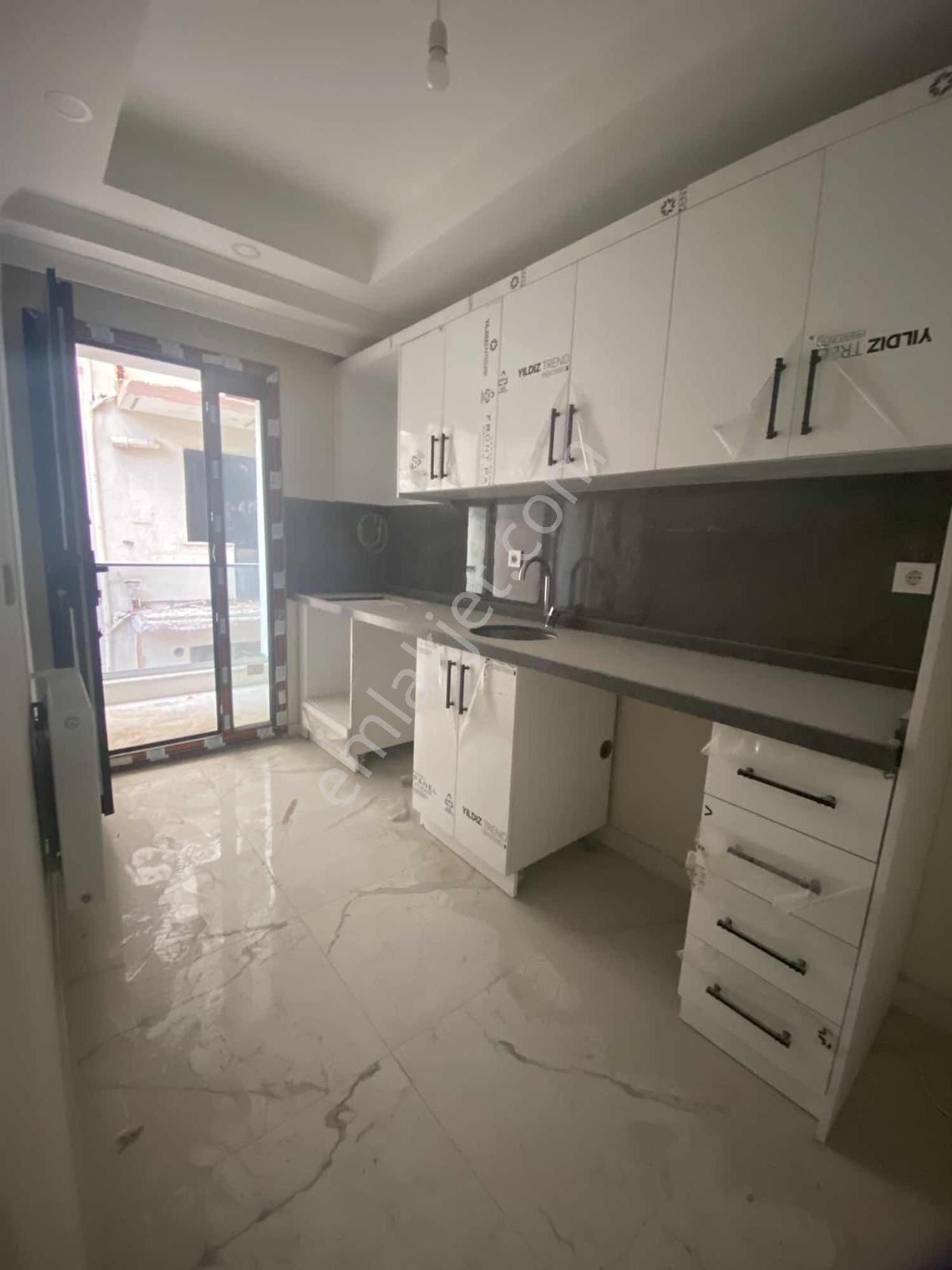 Merkezde Metrobüse Birkaç Dk.sıfır 2+1 Oturuma Hazır — fotoğraf 2