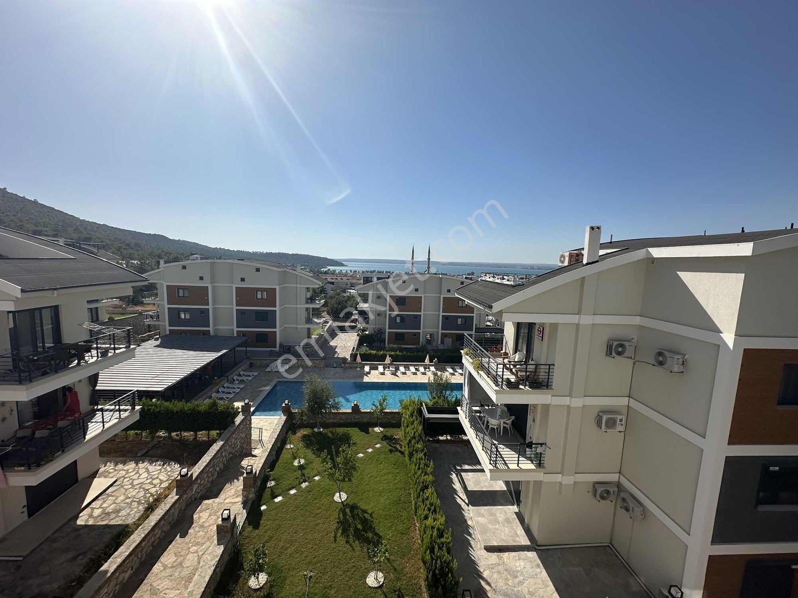 Akbükte Olimpik Havuzlu Sitede 3+1 Geniş Teraslı Daire — fotoğraf 3