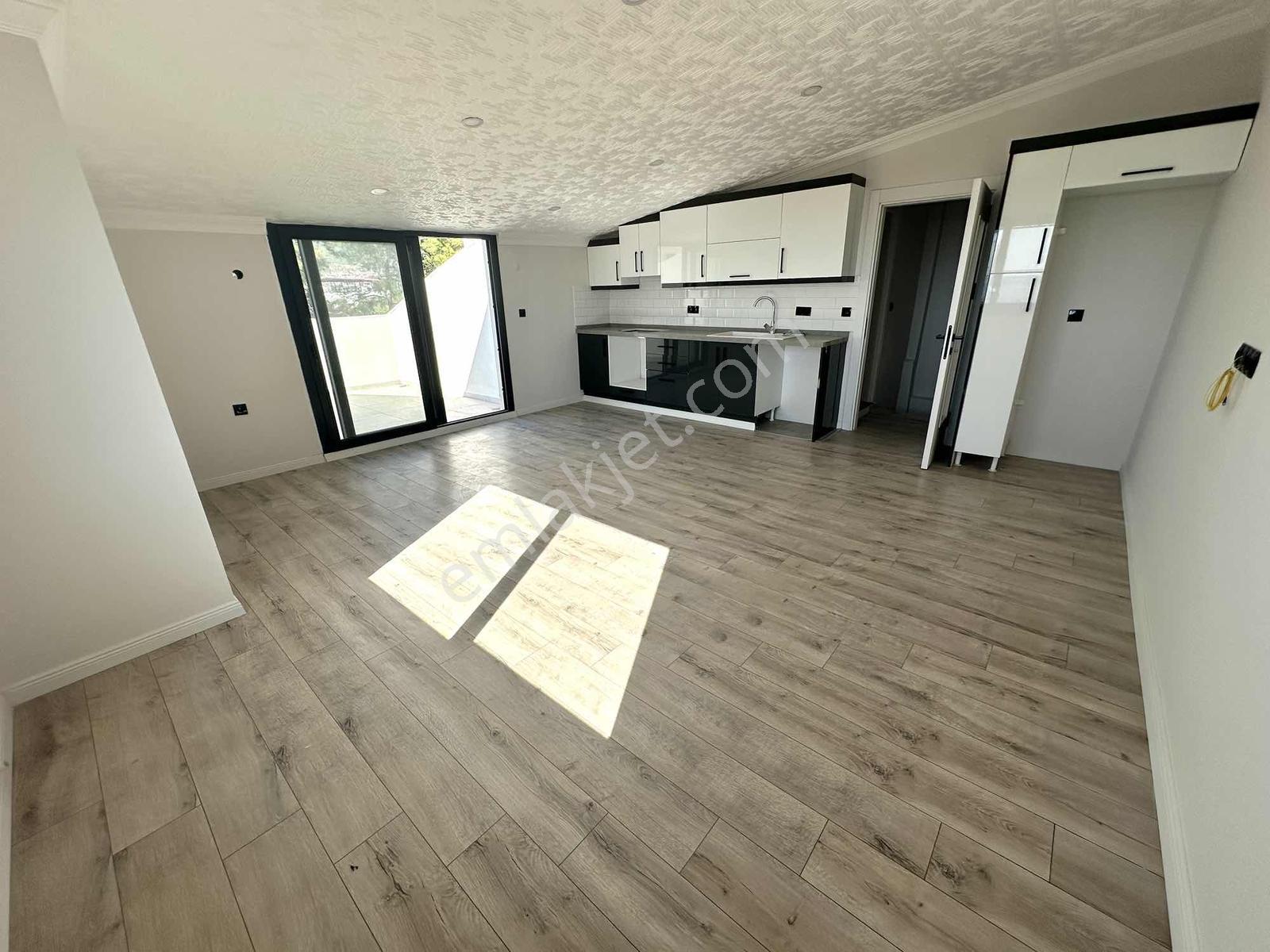 Akbükte Olimpik Havuzlu Sitede 3+1 Geniş Teraslı Daire — fotoğraf 6