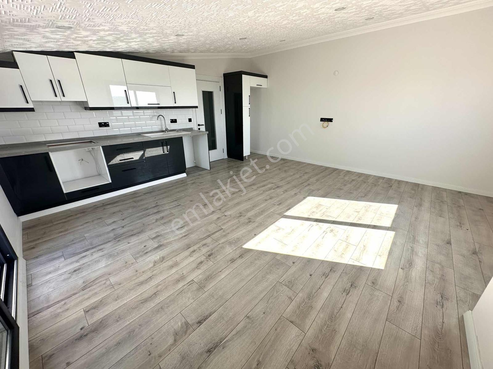 Akbükte Olimpik Havuzlu Sitede 3+1 Geniş Teraslı Daire — fotoğraf 10