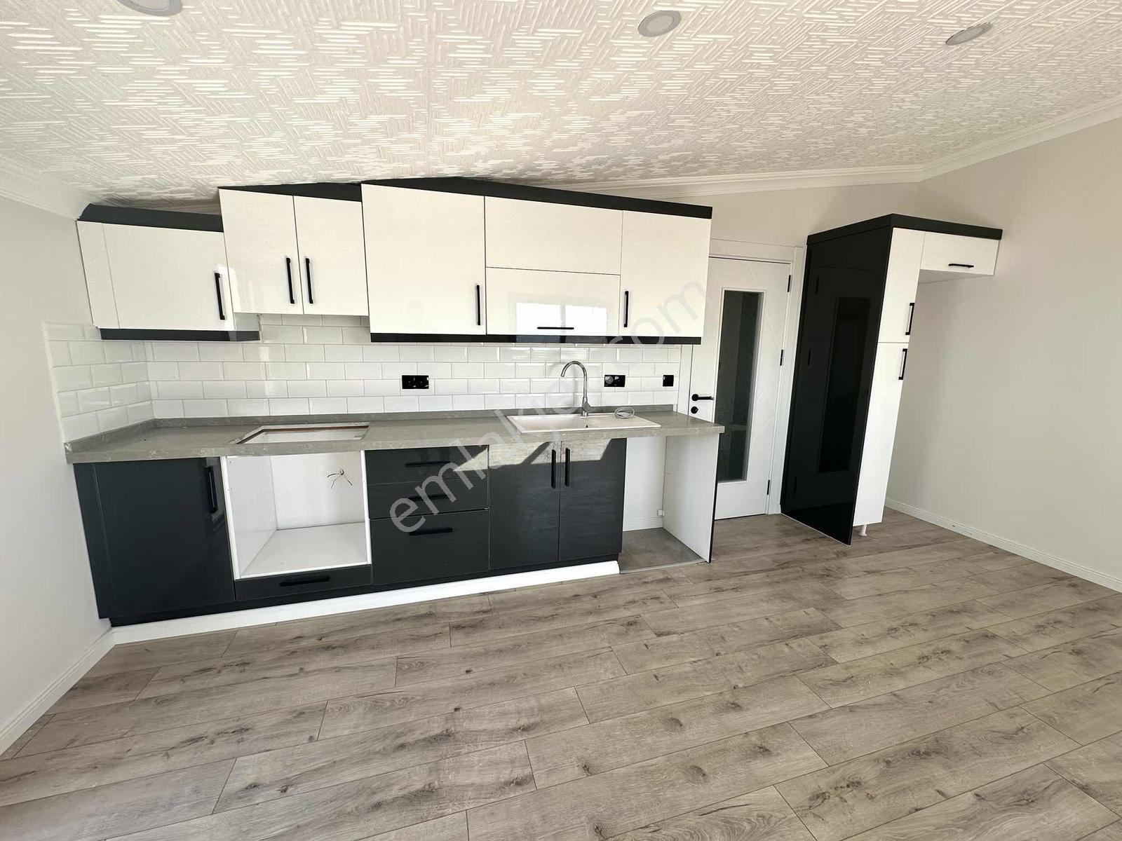 Akbükte Olimpik Havuzlu Sitede 3+1 Geniş Teraslı Daire — fotoğraf 11
