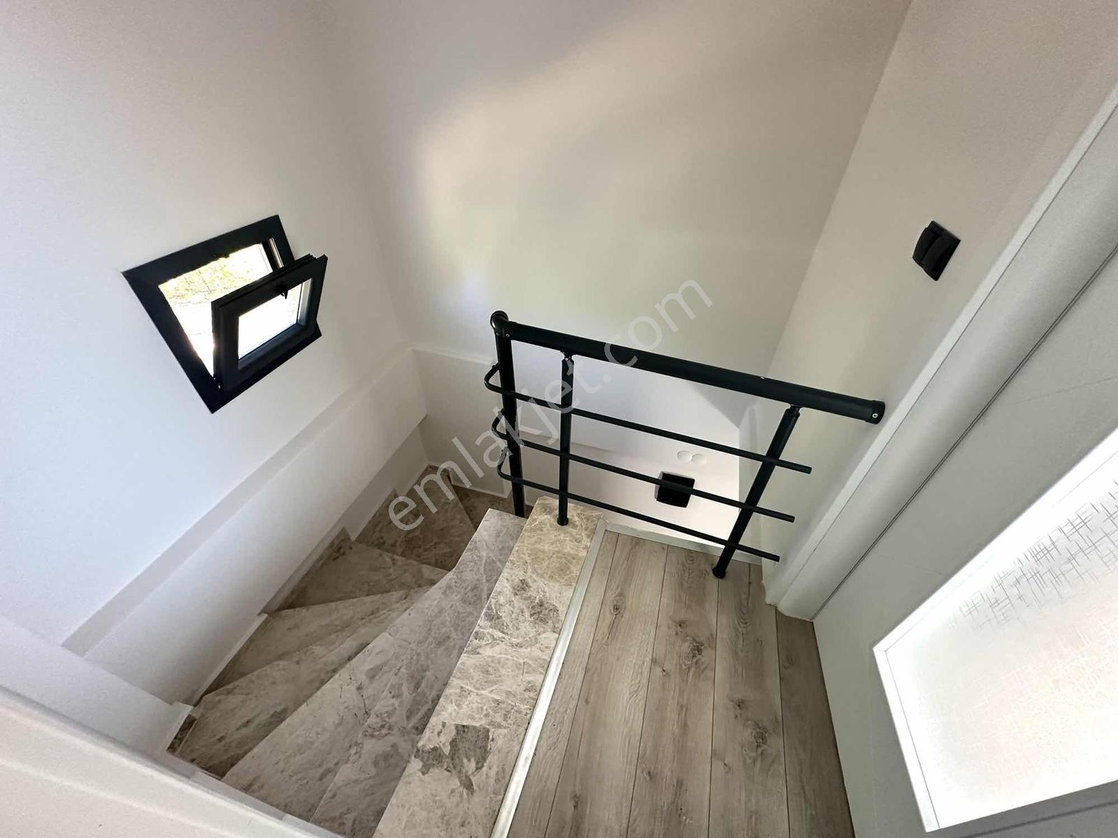 Akbükte Olimpik Havuzlu Sitede 3+1 Geniş Teraslı Daire — fotoğraf 12