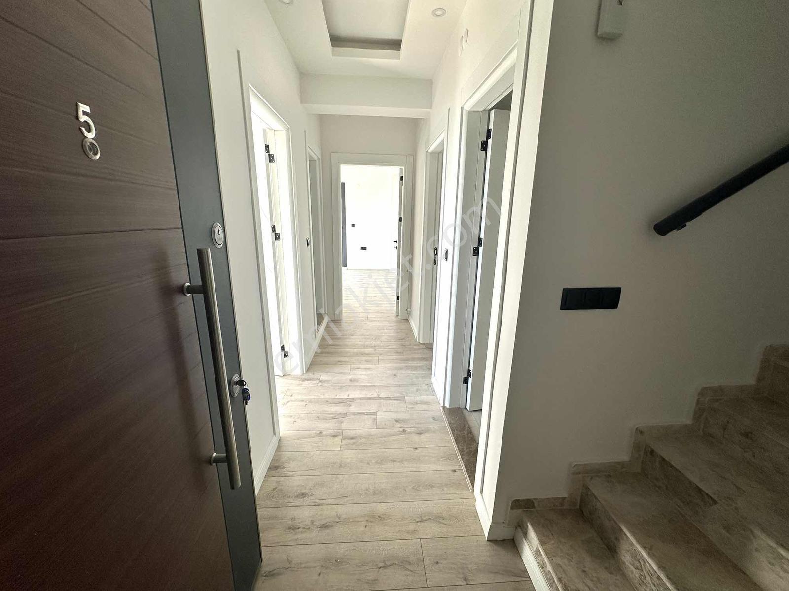 Akbükte Olimpik Havuzlu Sitede 3+1 Geniş Teraslı Daire — fotoğraf 13