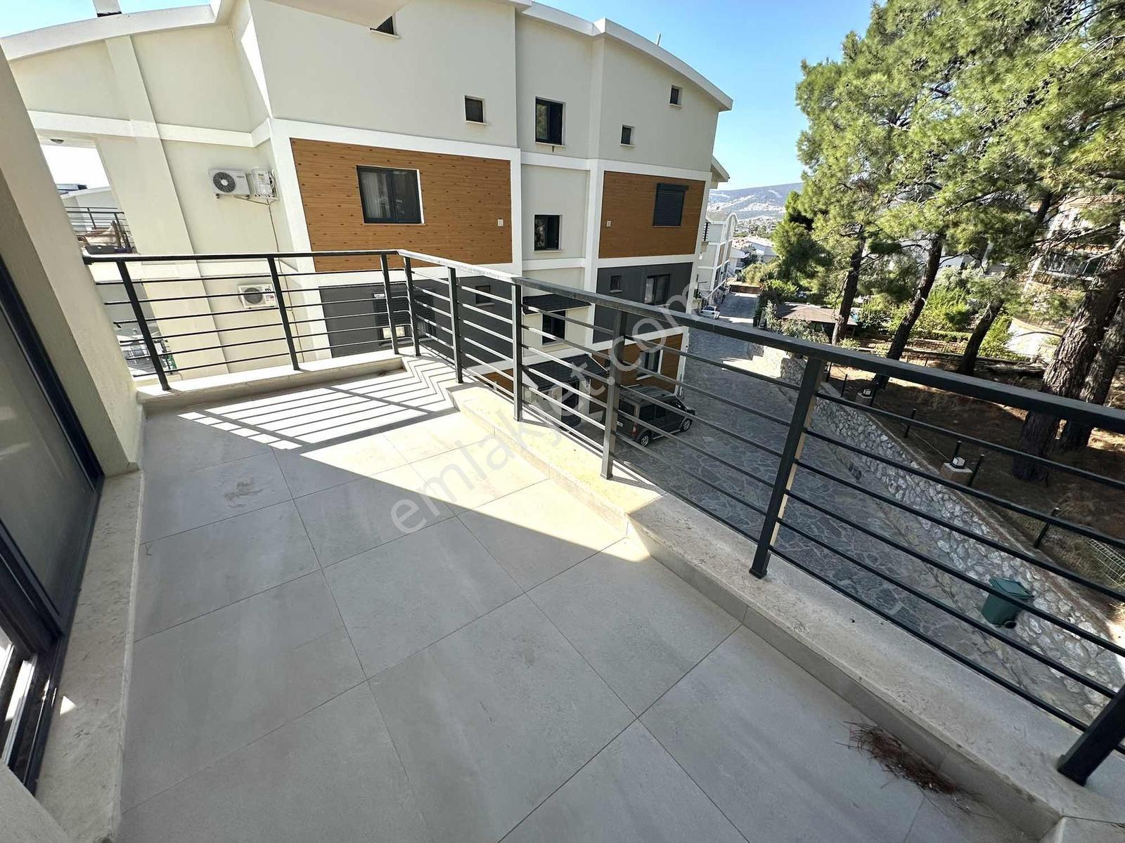Akbükte Olimpik Havuzlu Sitede 3+1 Geniş Teraslı Daire — fotoğraf 24