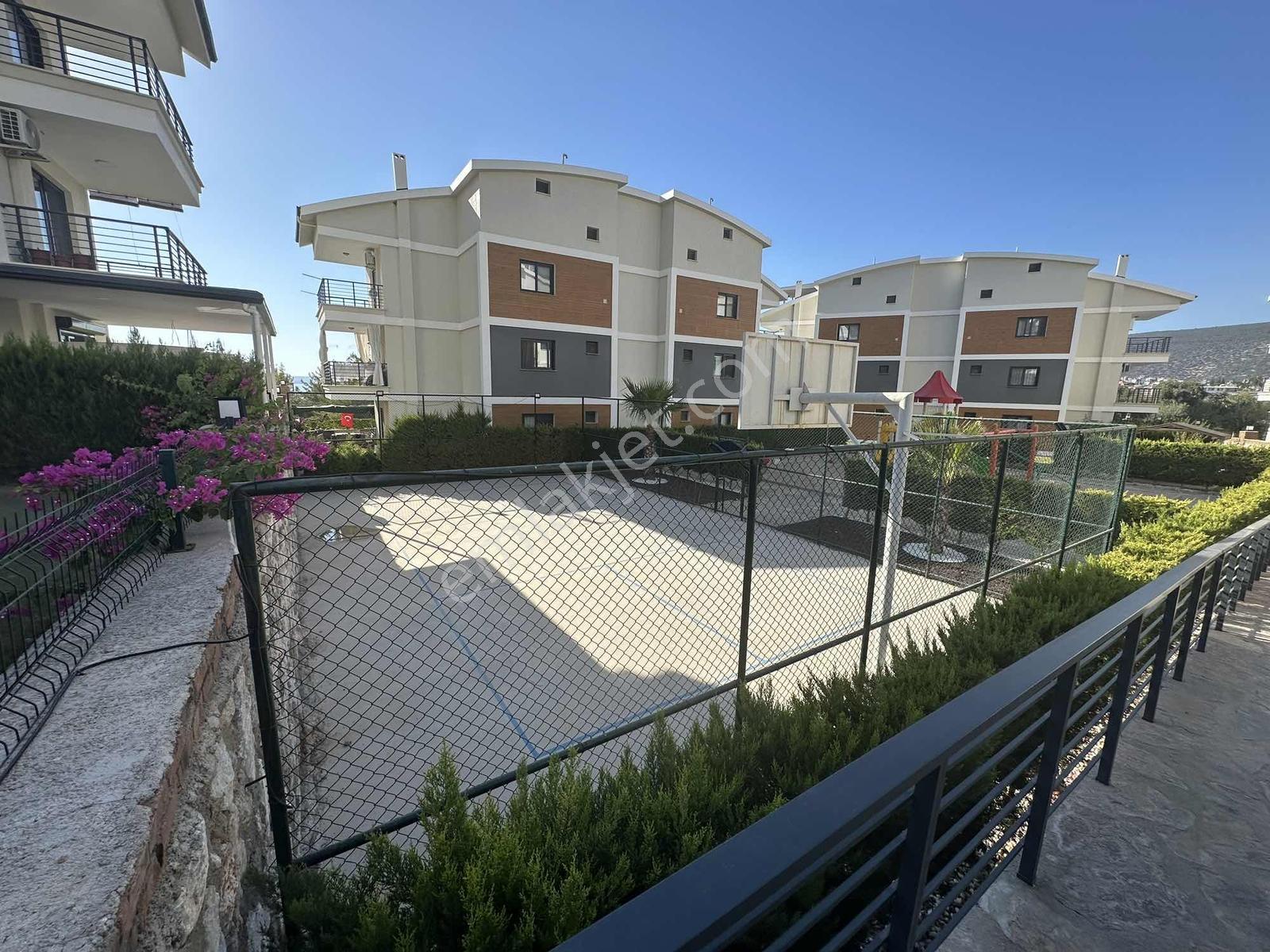 Akbükte Olimpik Havuzlu Sitede 3+1 Geniş Teraslı Daire — fotoğraf 34