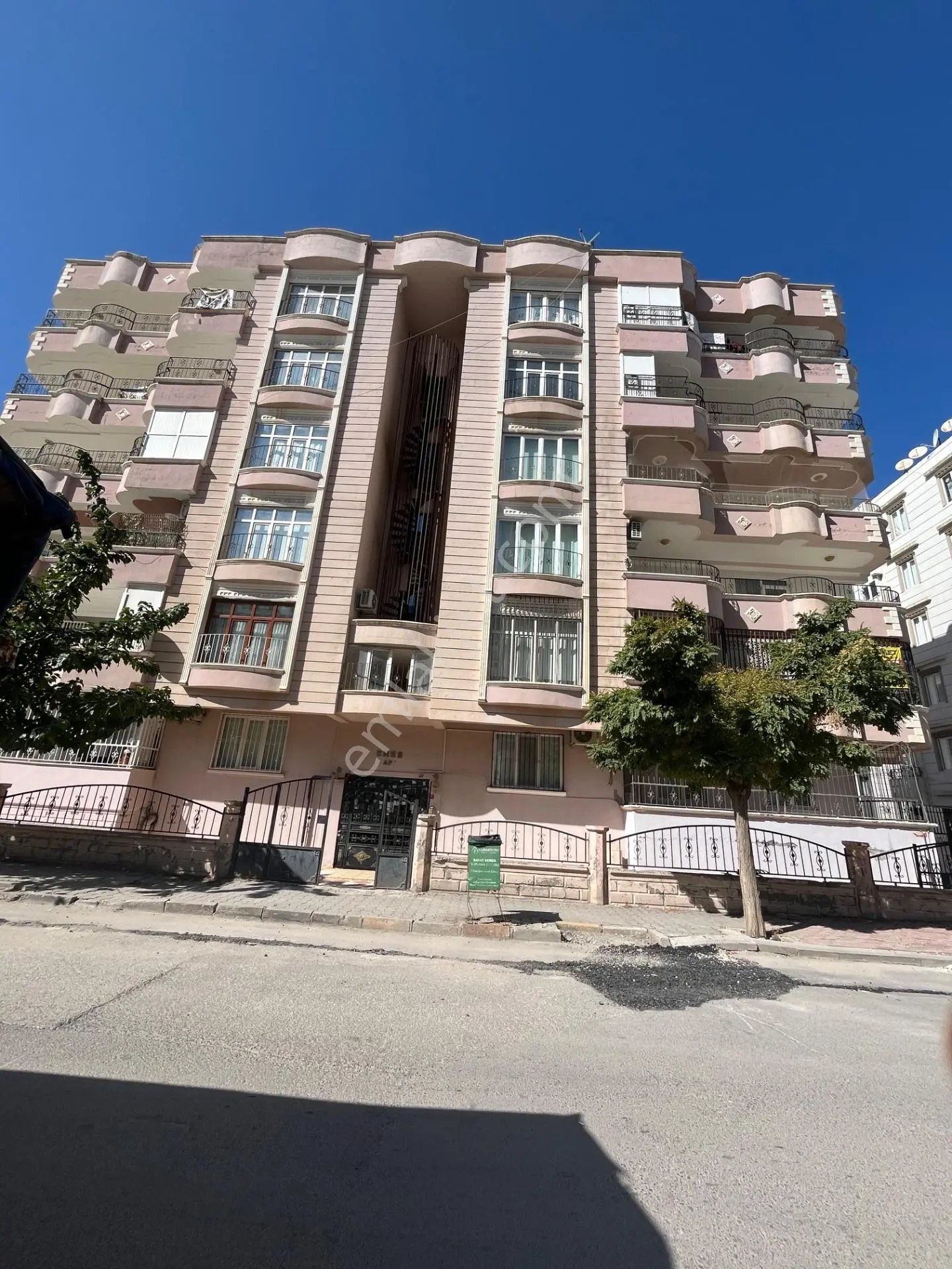 Karaköprü Narlıkuyu'Da 230 M² Geniş 4+1 Satılık Daire