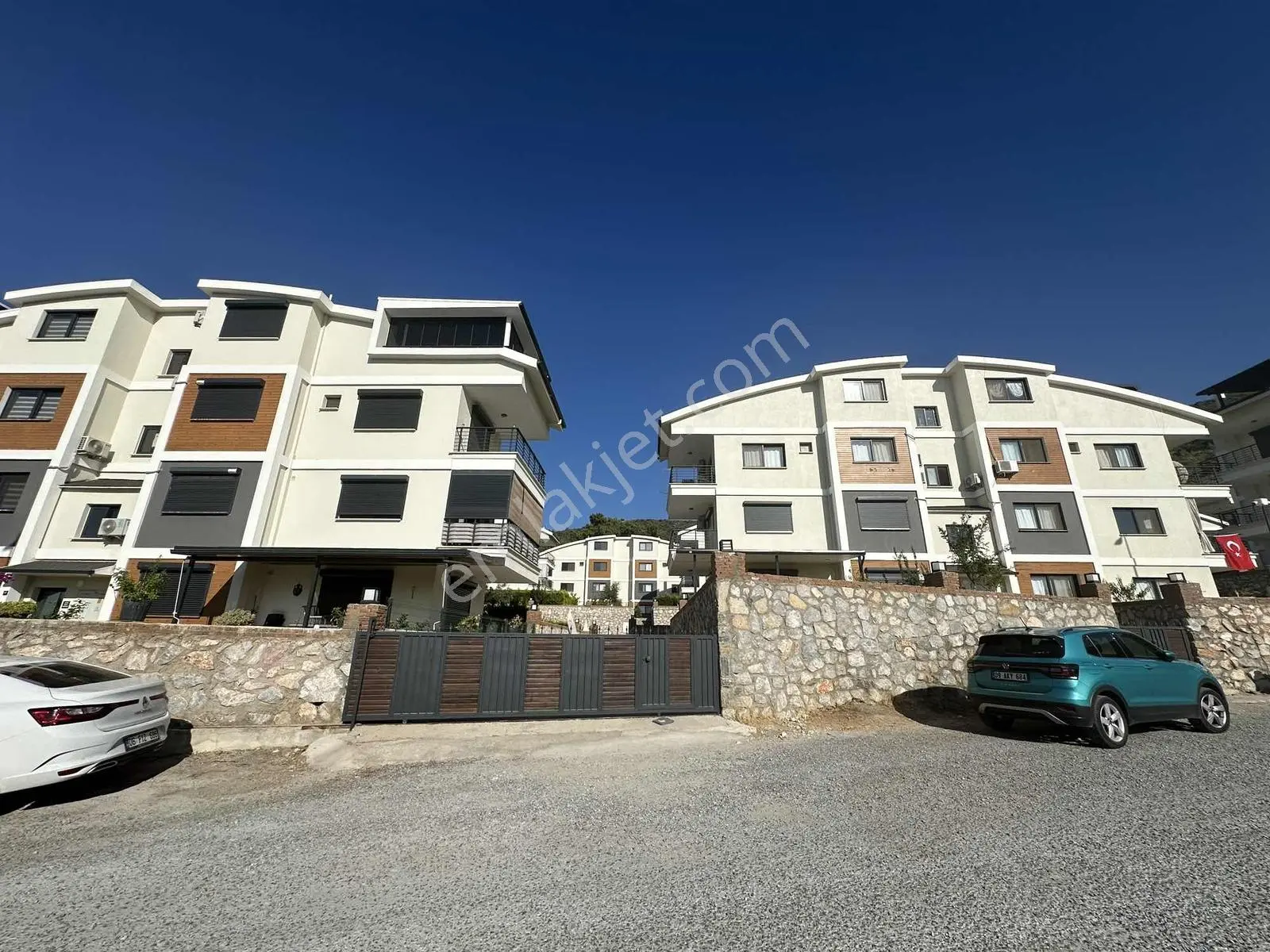 Didim Akbükte Havuzlu Sitede Bahçe Katı Geniş 2+1 Daire — fotoğraf 7