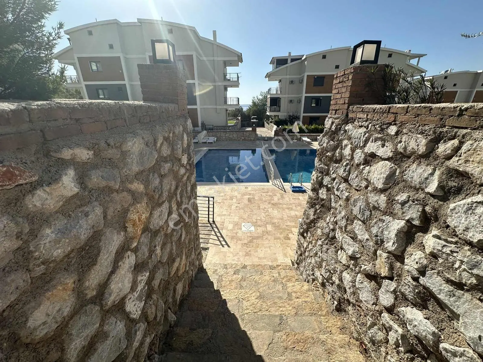Didim Akbükte Havuzlu Sitede Bahçe Katı Geniş 2+1 Daire — fotoğraf 16