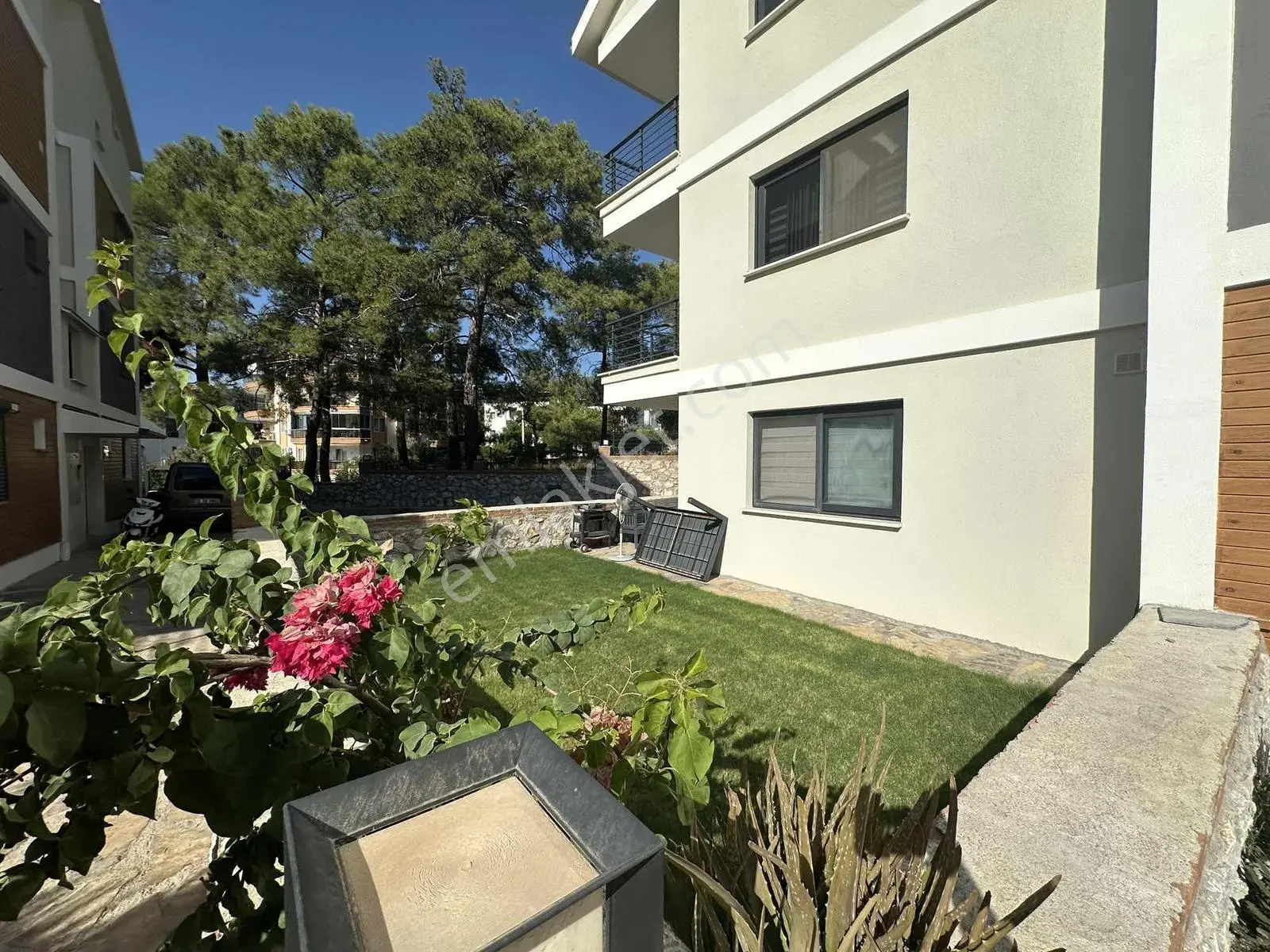 Didim Akbükte Havuzlu Sitede Bahçe Katı Geniş 2+1 Daire — fotoğraf 19