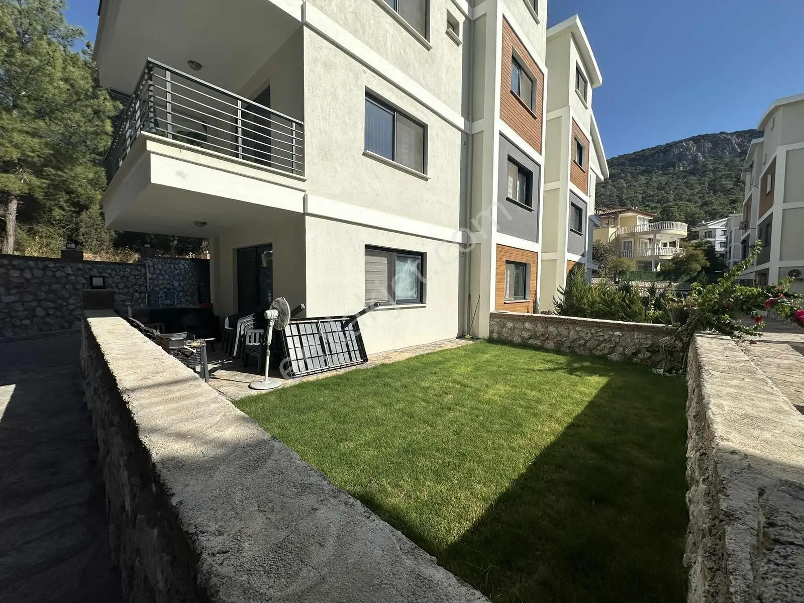 Didim Akbükte Havuzlu Sitede Bahçe Katı Geniş 2+1 Daire — fotoğraf 21