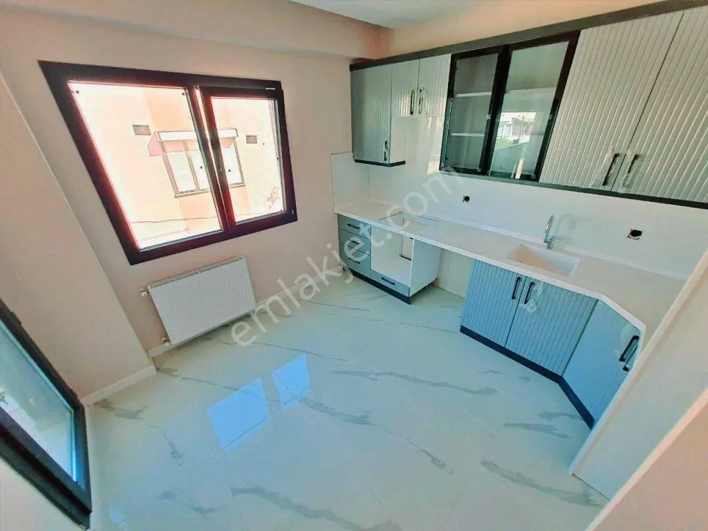 Uytundan Edremit Merkezde Müstakil Tadında Sıfır 3+1 Dubleks — fotoğraf 2