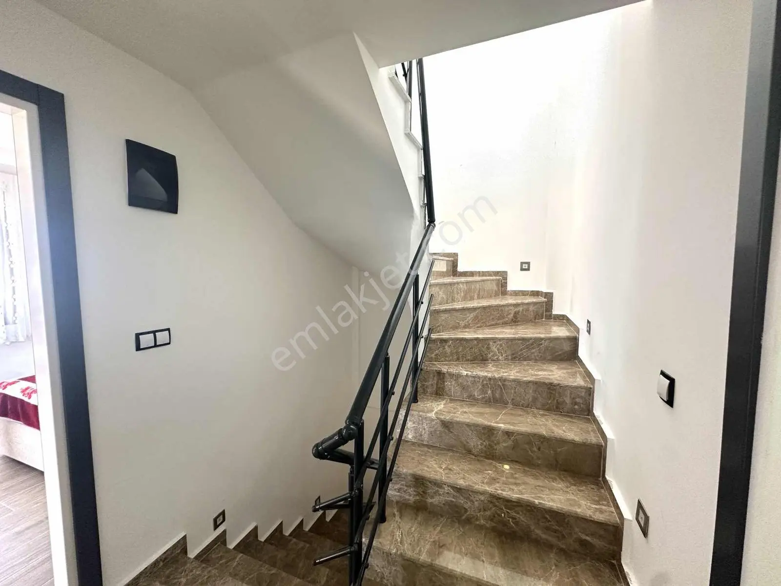Efelerde Ferah Yaşam! 3+1 Tripleks Villa — fotoğraf 21