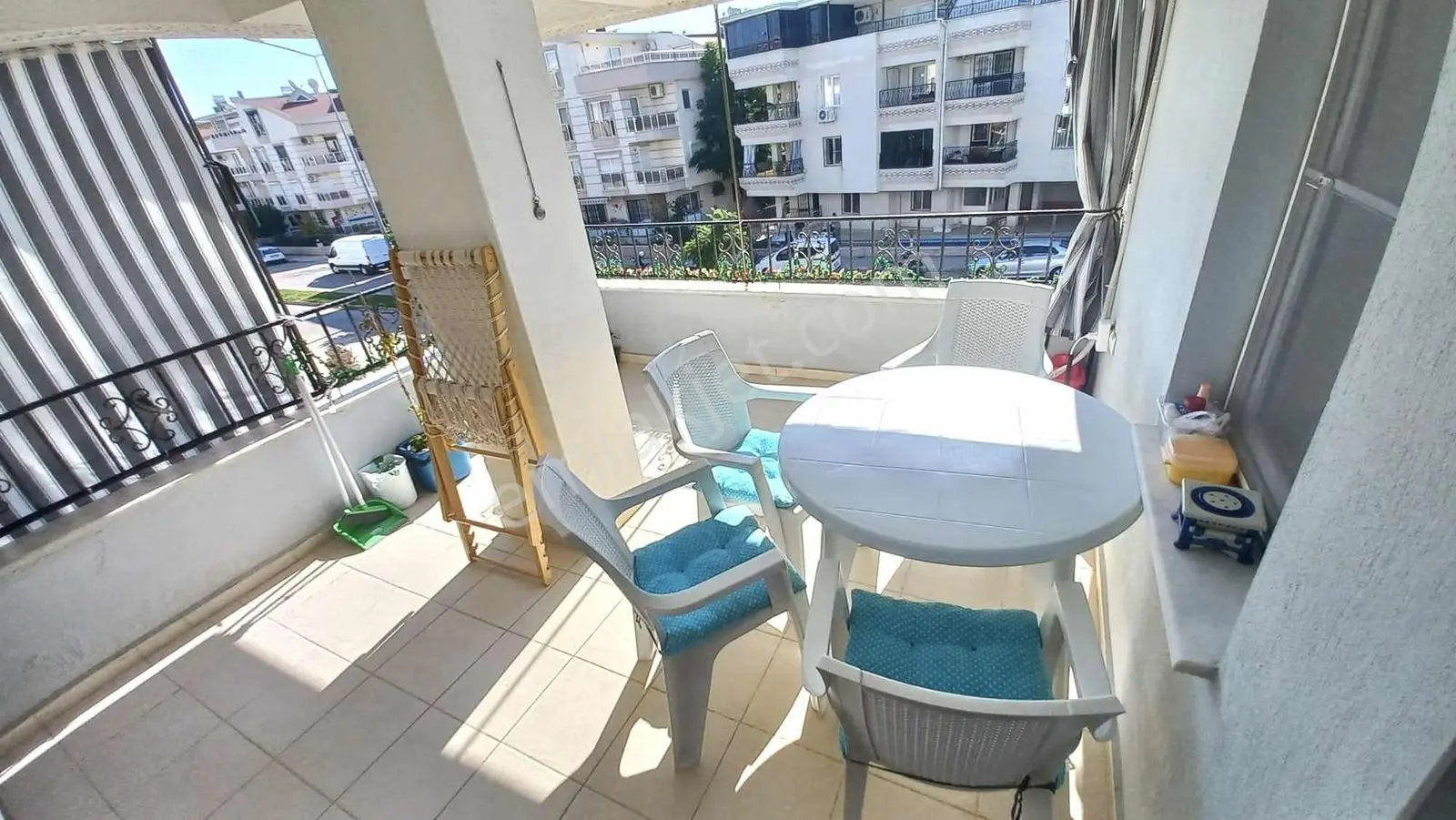 Denize Yürüme Mesafesinde Eşyalı 2+1 Ön Cephe Daire — fotoğraf 2