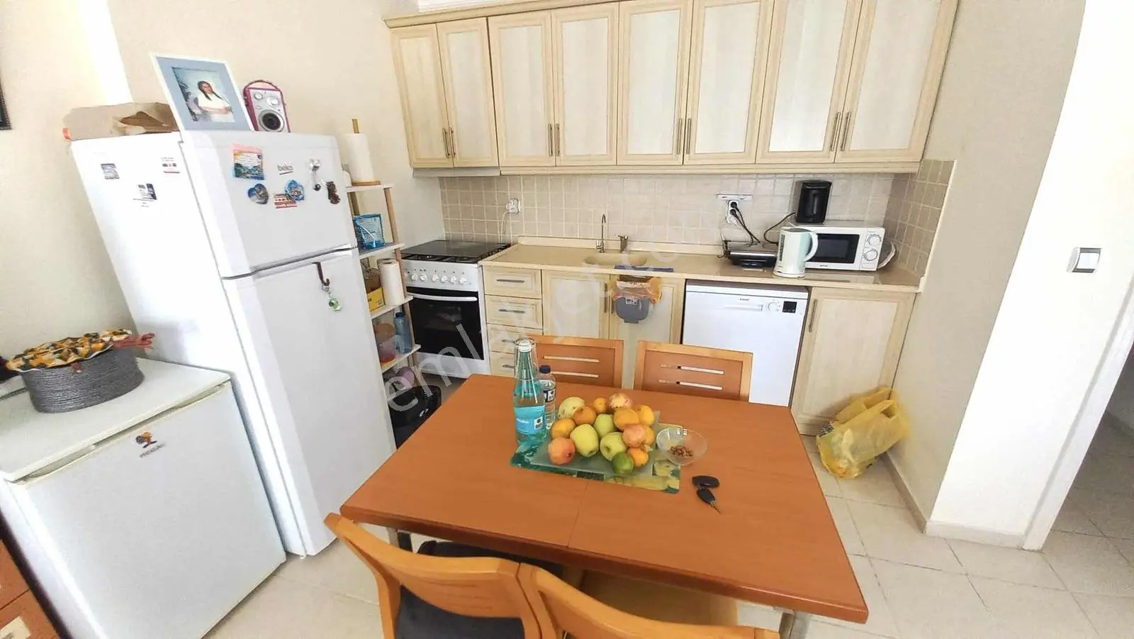 Denize Yürüme Mesafesinde Eşyalı 2+1 Ön Cephe Daire — fotoğraf 9