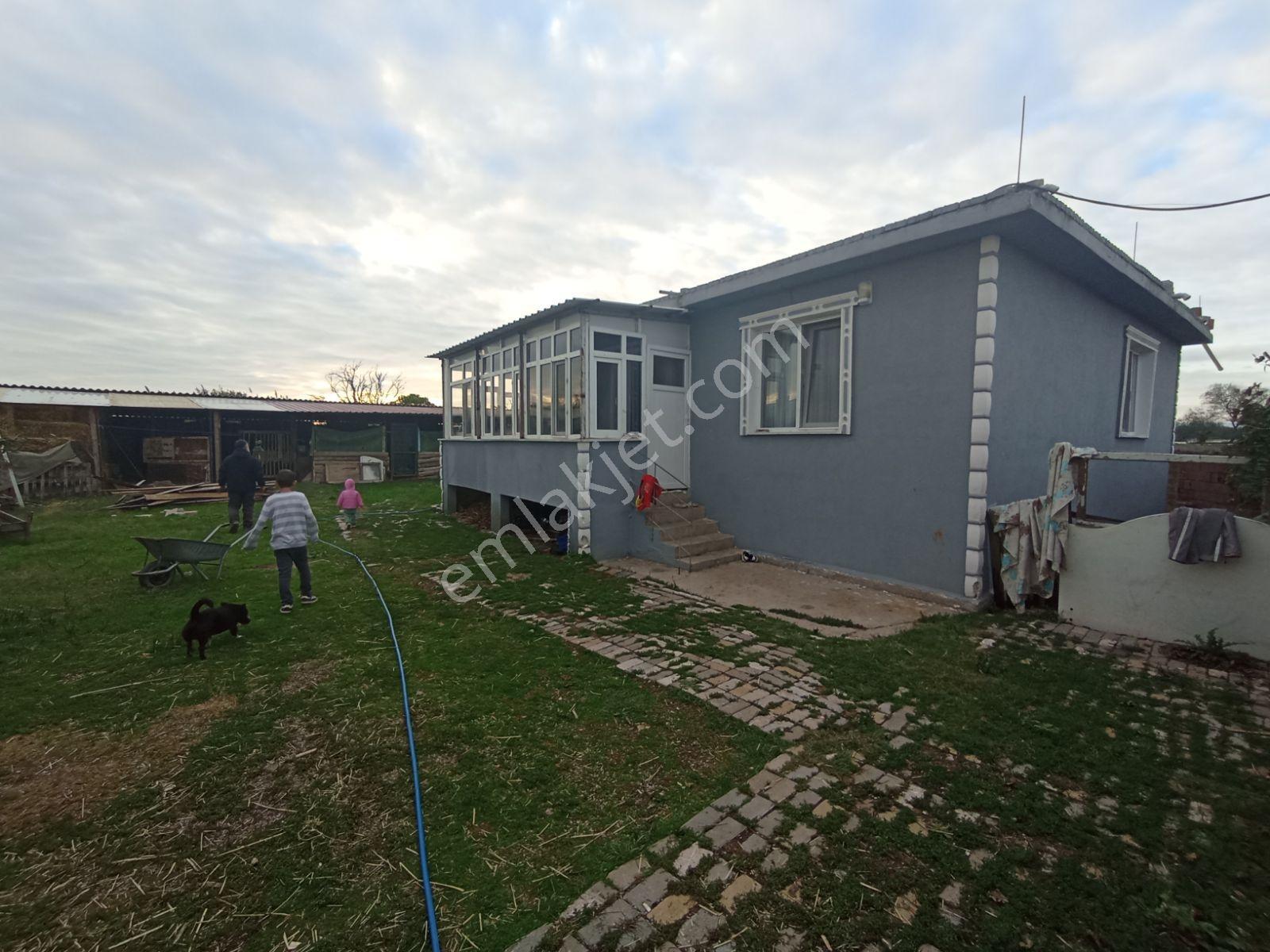 Karacabey Bakırköyde Satılık 674 M² Müstakil Evli Arazi