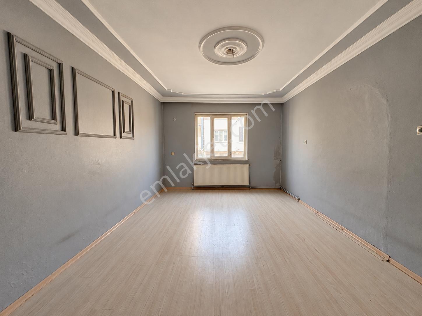 Roma' Dan Akhisar Mahallesi' Nde Satılık Daire — fotoğraf 3