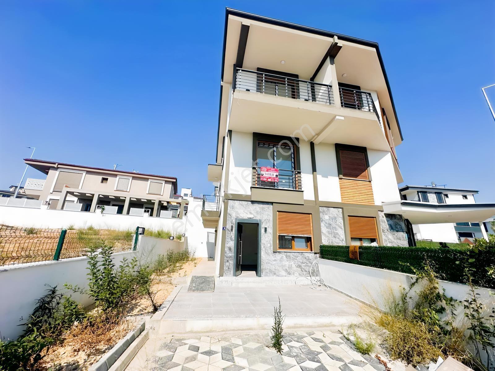 Hisar Mahallesinde Kaçırılmayacak 4+1 Villa