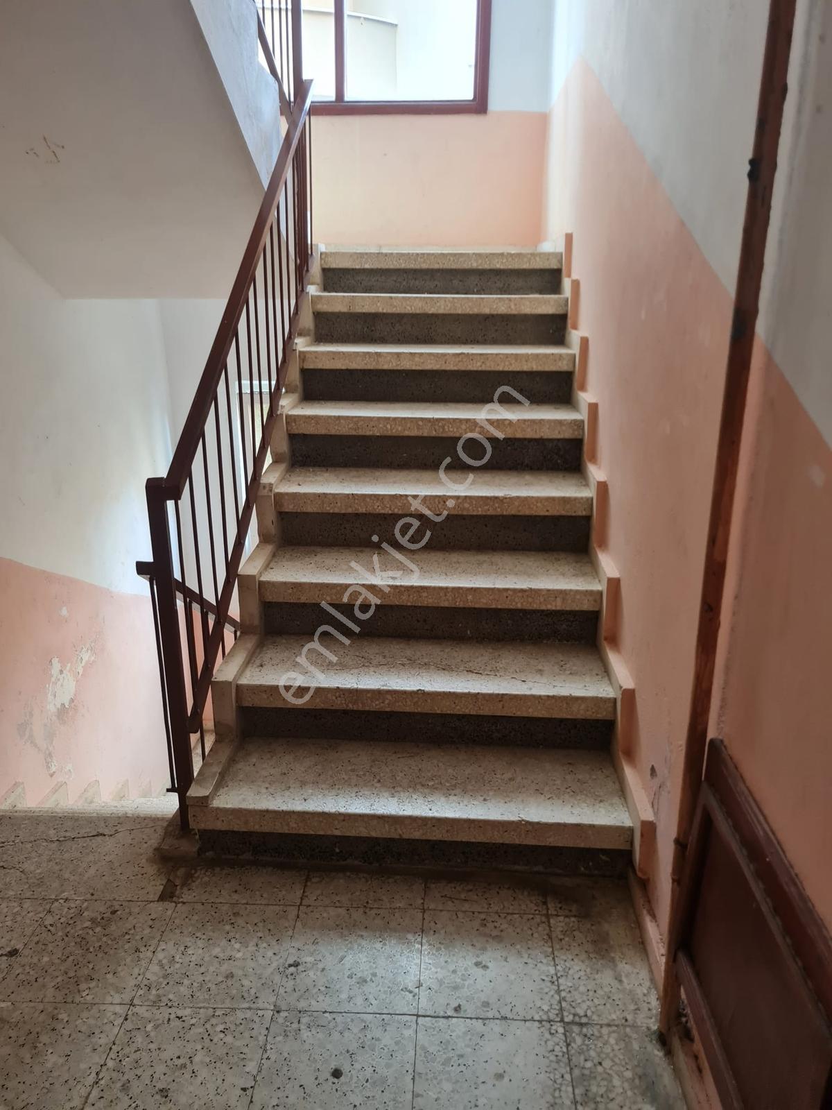 Alanya Güllerpınarında Satılık 2. Kat 2+1 Eşyalı Daire — fotoğraf 4