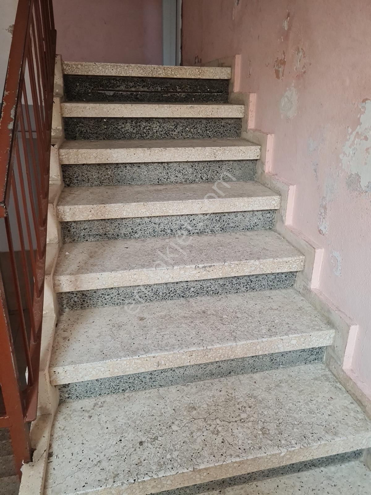 Alanya Güllerpınarında Satılık 2. Kat 2+1 Eşyalı Daire — fotoğraf 7