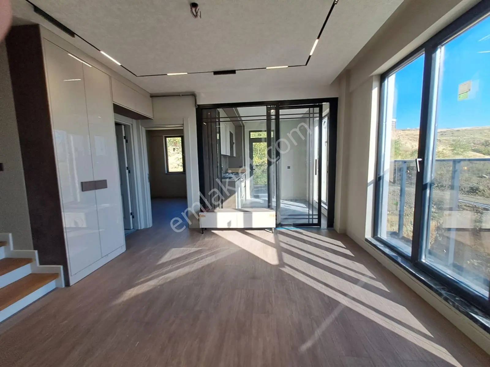 Alaçatı Gayrimenkulden Bağjmsız Mutfaklı Satılık 3+1 Daire — fotoğraf 7