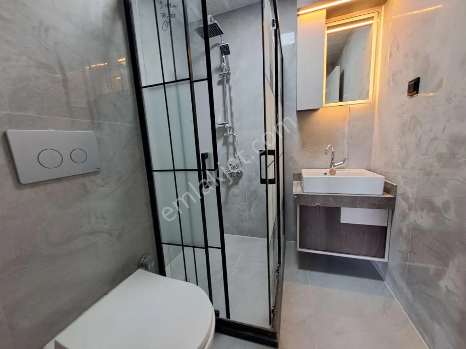 Alaçatı Gayrimenkulden Bağjmsız Mutfaklı Satılık 3+1 Daire — fotoğraf 27