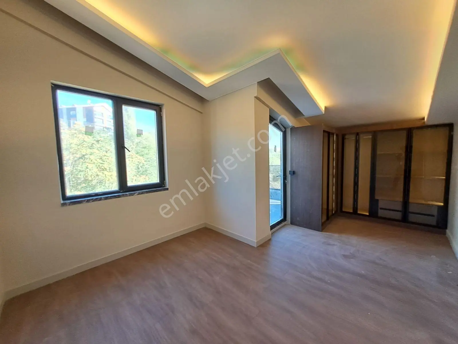 Alaçatı Gayrimenkulden Bağjmsız Mutfaklı Satılık 3+1 Daire — fotoğraf 32