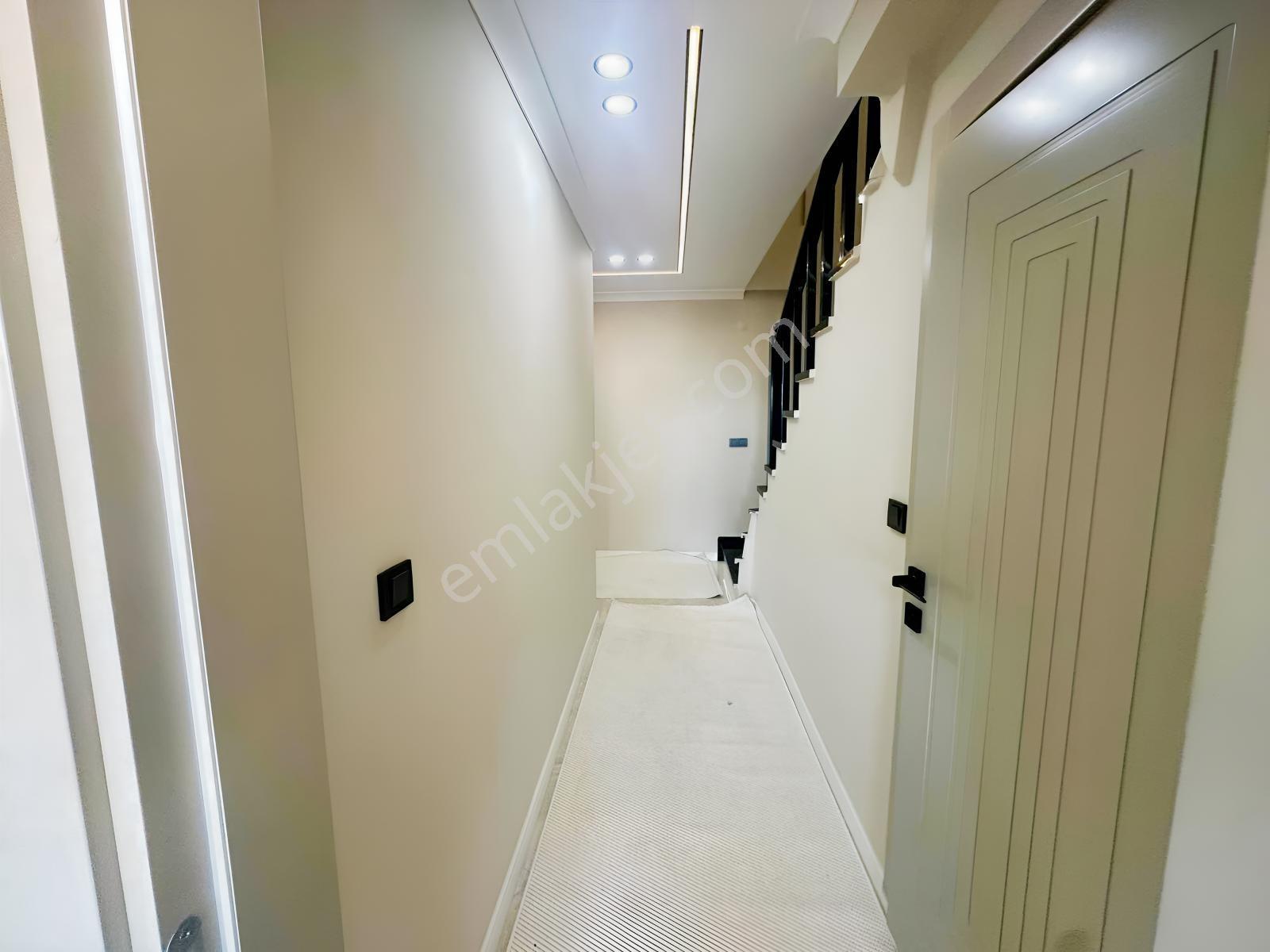 Taşınmaya Hazır! Efelerde Havuzlu Eşyalı 3+1 Villa — fotoğraf 11