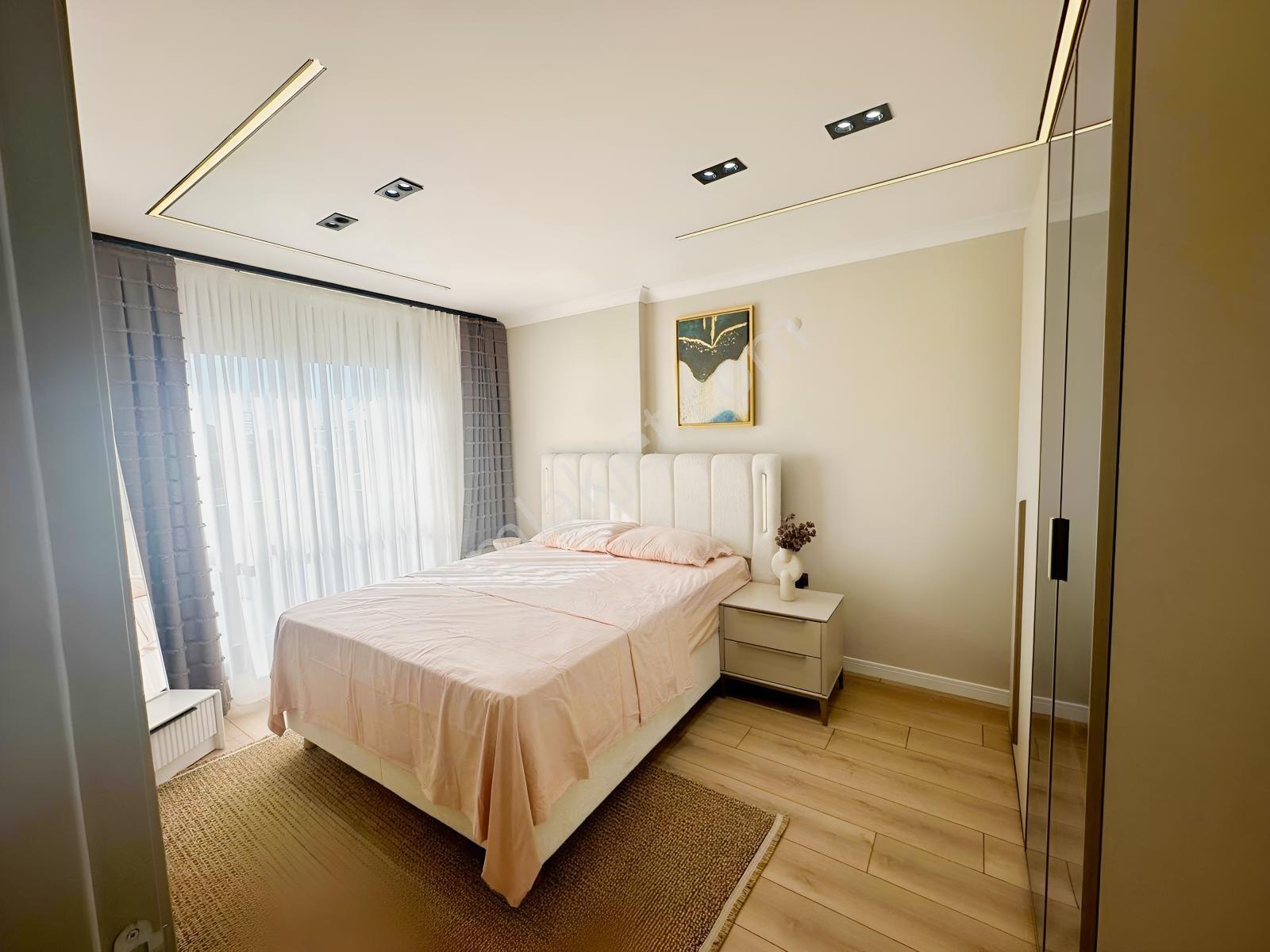 Taşınmaya Hazır! Efelerde Havuzlu Eşyalı 3+1 Villa — fotoğraf 12