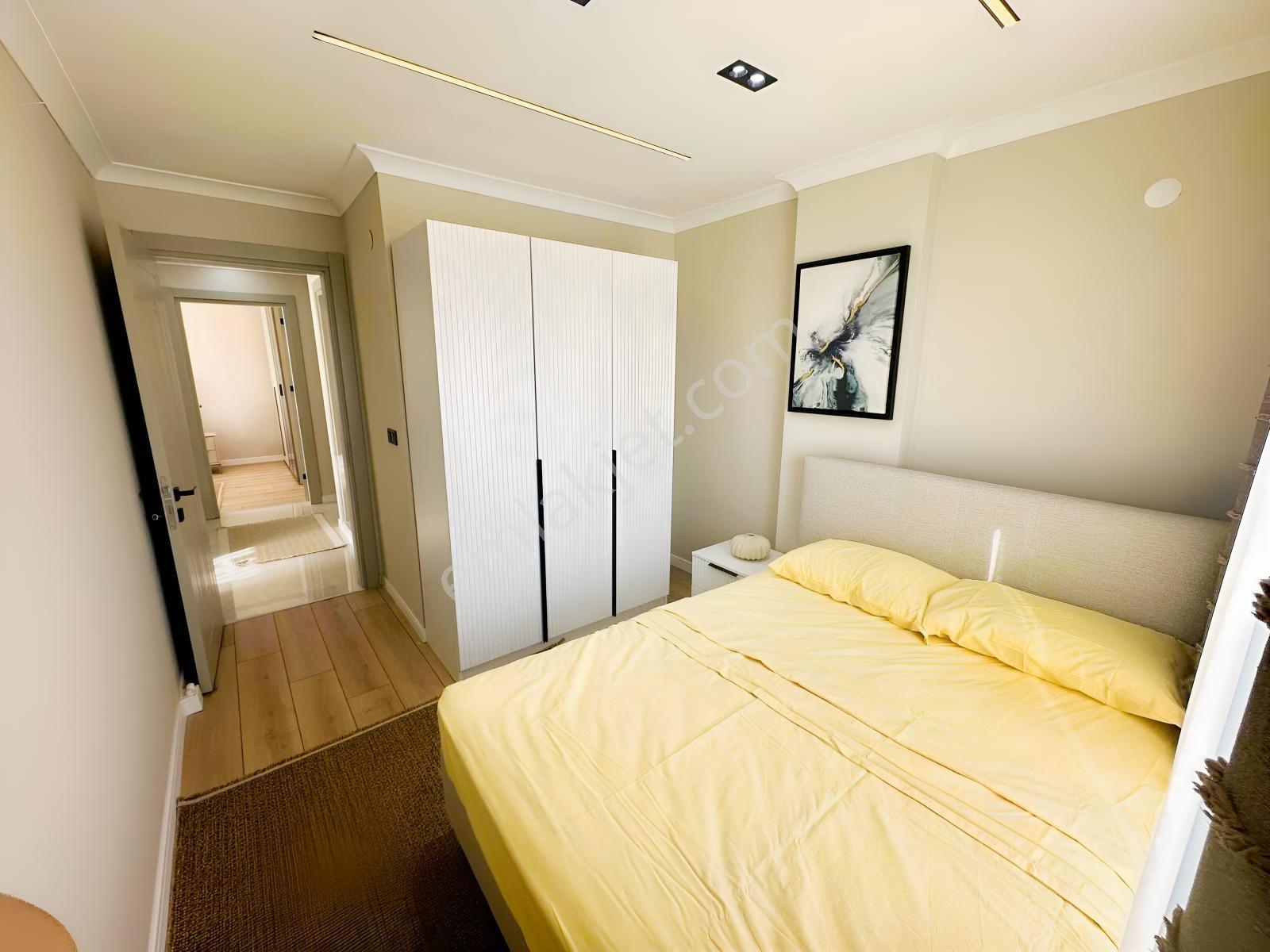Taşınmaya Hazır! Efelerde Havuzlu Eşyalı 3+1 Villa — fotoğraf 18