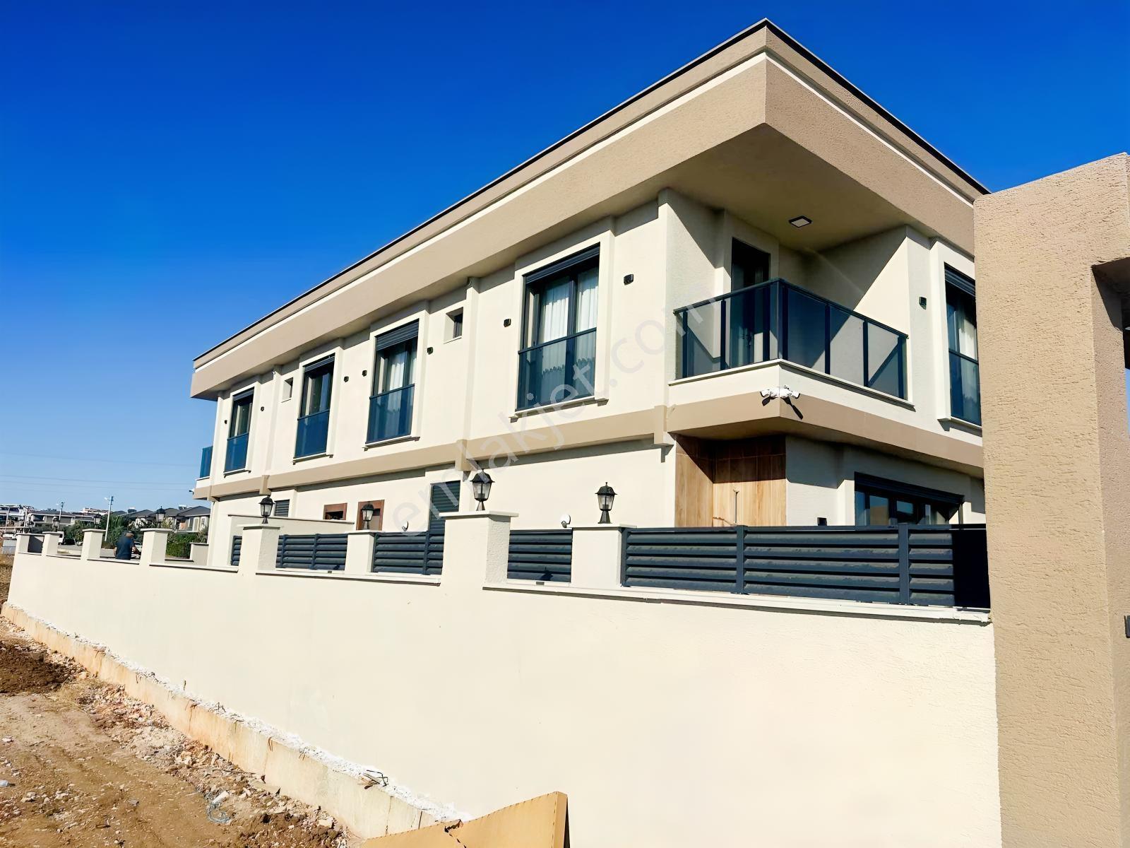 Taşınmaya Hazır! Efelerde Havuzlu Eşyalı 3+1 Villa — fotoğraf 27