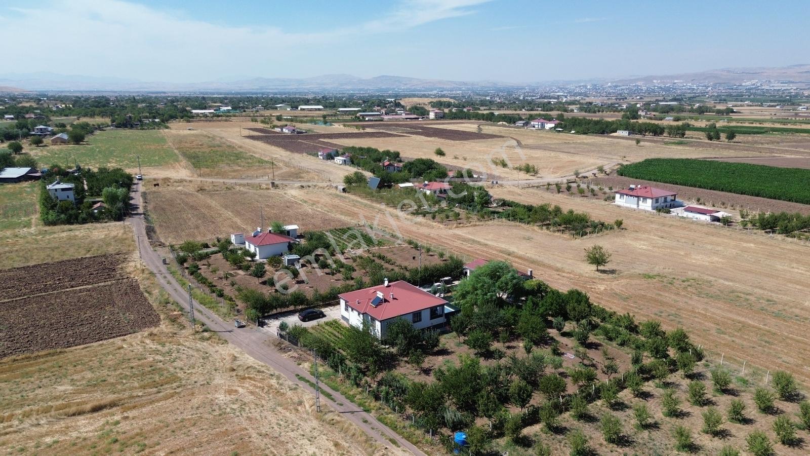 Adil Emlak'tan Bingöl Yolunda Hazır Kurulu Bahçe — fotoğraf 6